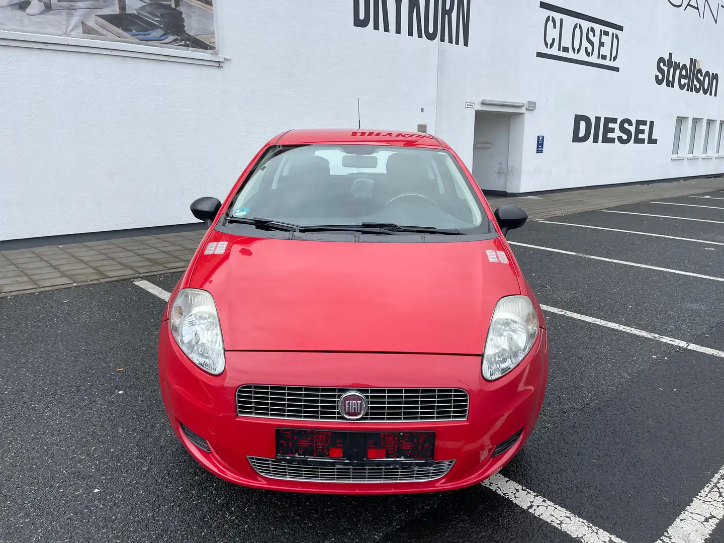 Fiat Grande Punto Limousine in Rot gebraucht in Weiterstadt für € 2.900,-