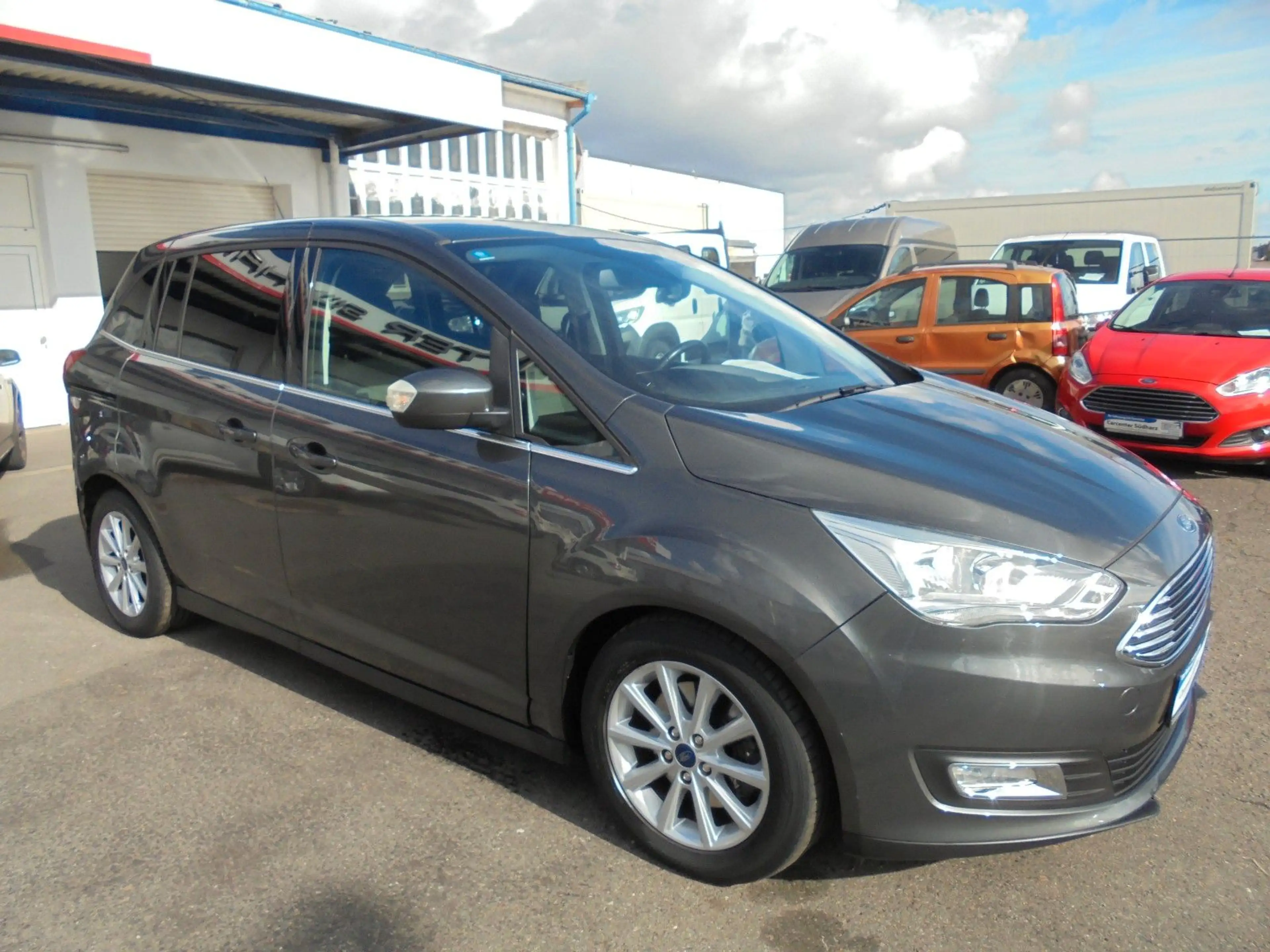 Ford Grand C-Max Titanium — photo 8