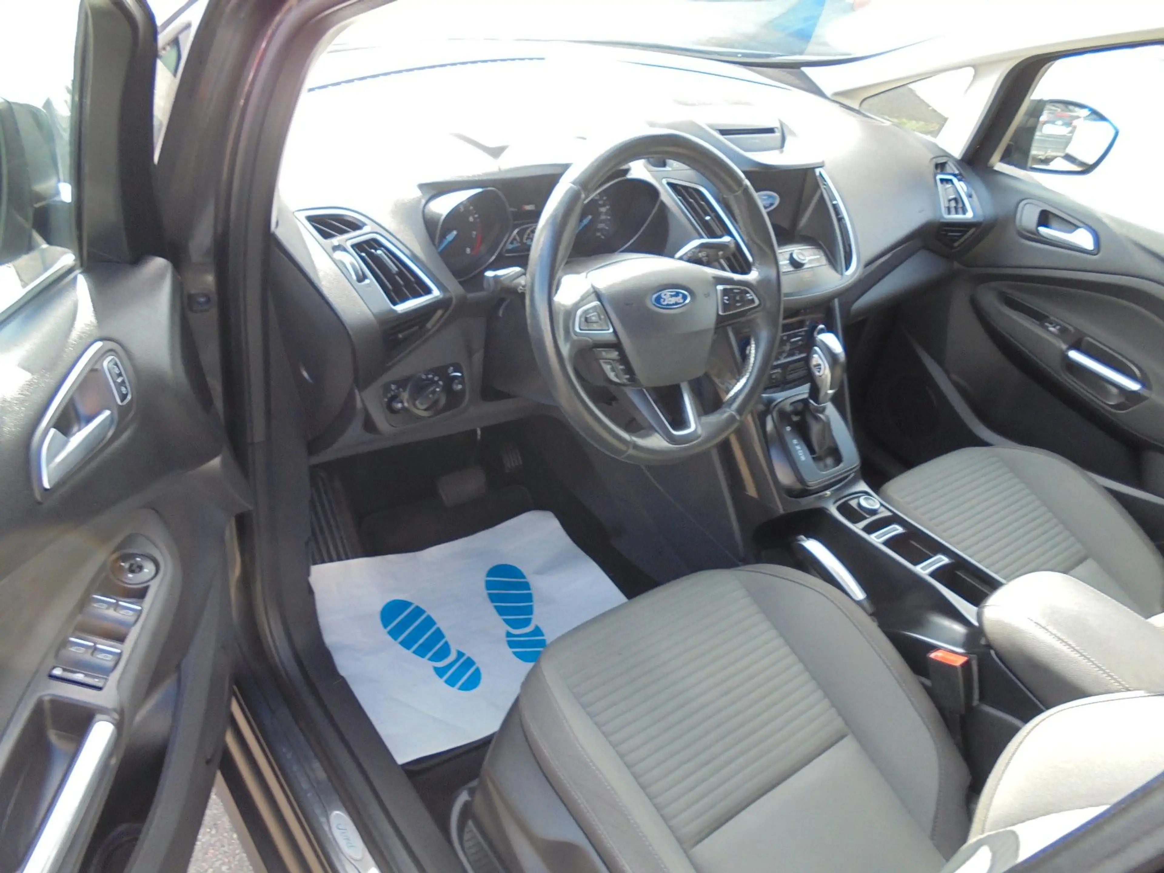 Ford Grand C-Max Titanium — photo 12