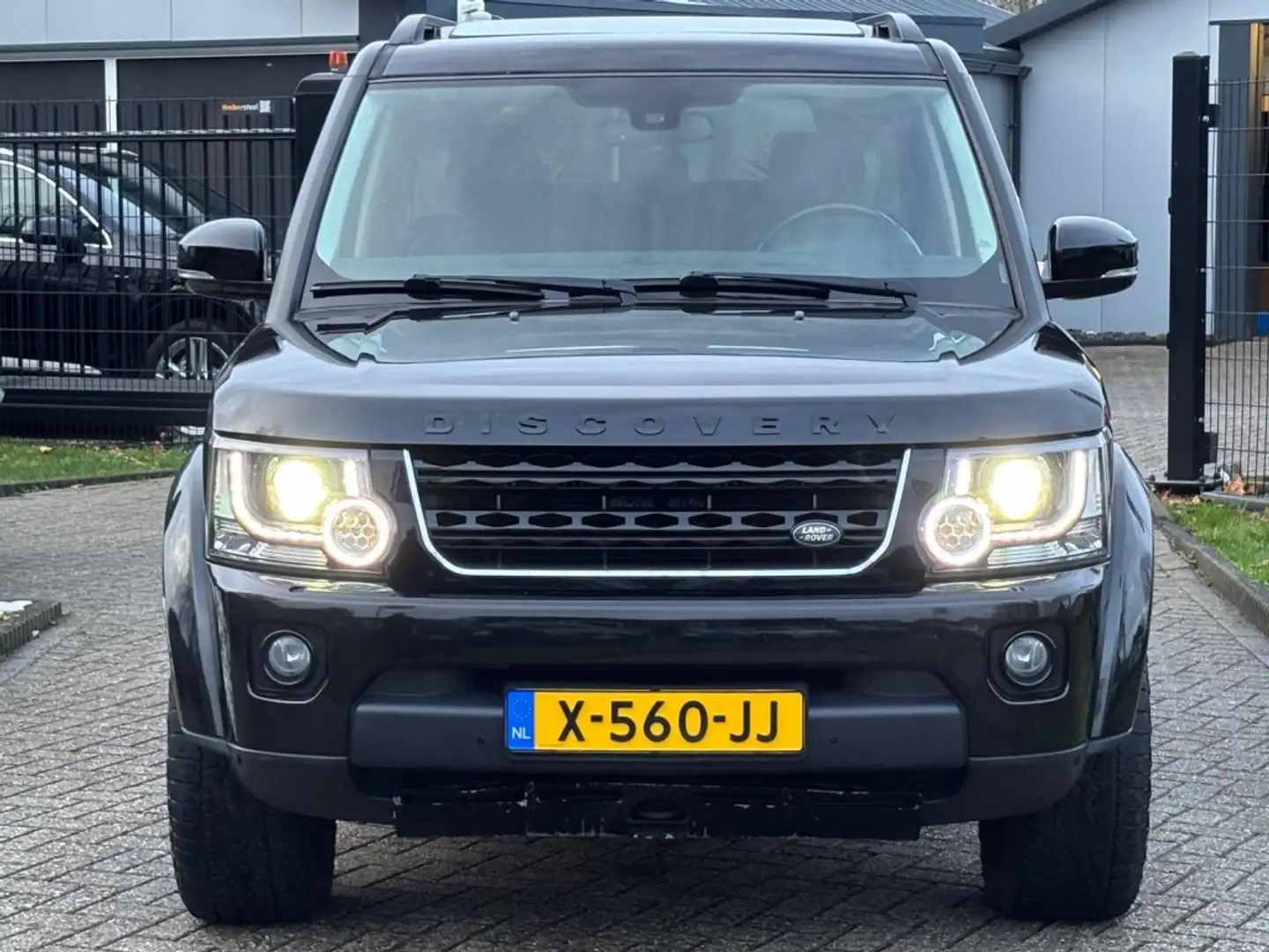 Land Rover Discovery 3.0 SDV6 XXV Special Edition 7-Persoons 2014 Zwart - 2
