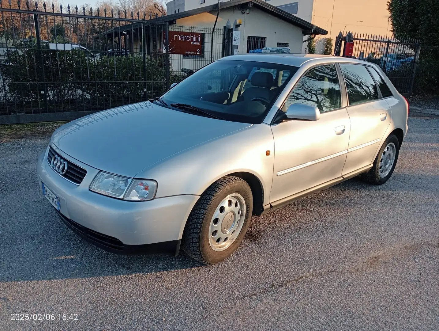 Audi A3 5p 1.6 Ambiente - 2