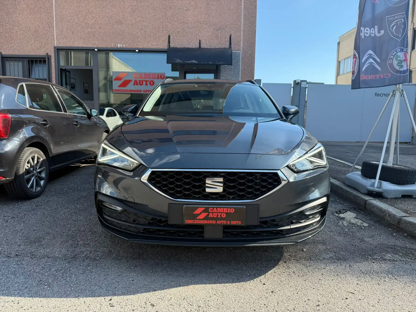 SEAT Leon Leon Sportstourer 2.0 tdi Business 150cv dsg Gris - 2
