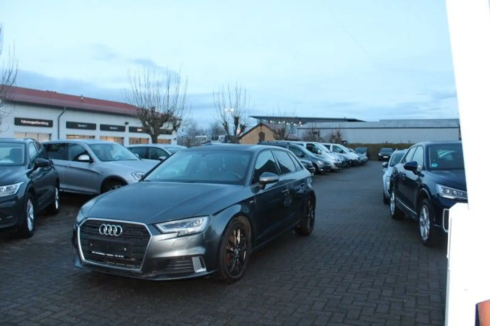 Audi A3 Sportback sport,S.Line,Navi,LED,B&O,Sportsitz Grau - 1