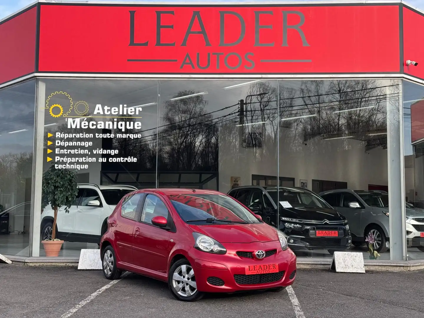 Toyota Aygo 🟩1.0 ESSENCE 68CV - AIRCO - 5 PORTES Rot - 1