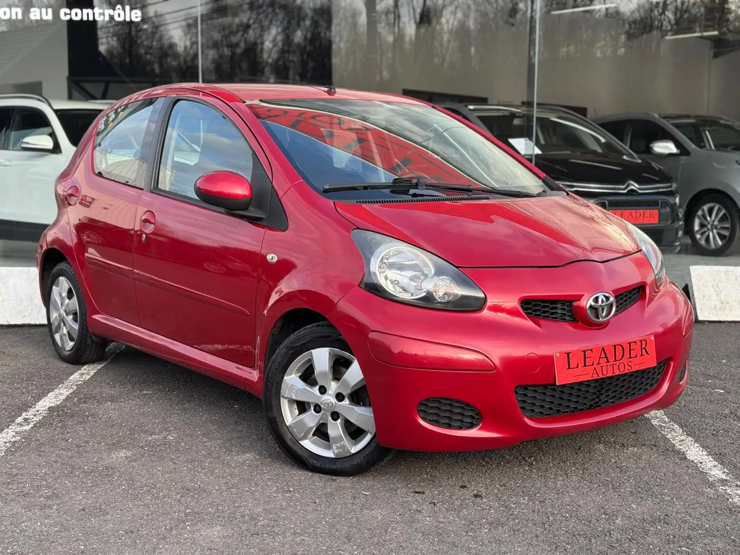 Toyota Aygo 🟩1.0 ESSENCE 68CV - AIRCO - 5 PORTES Rot - 2