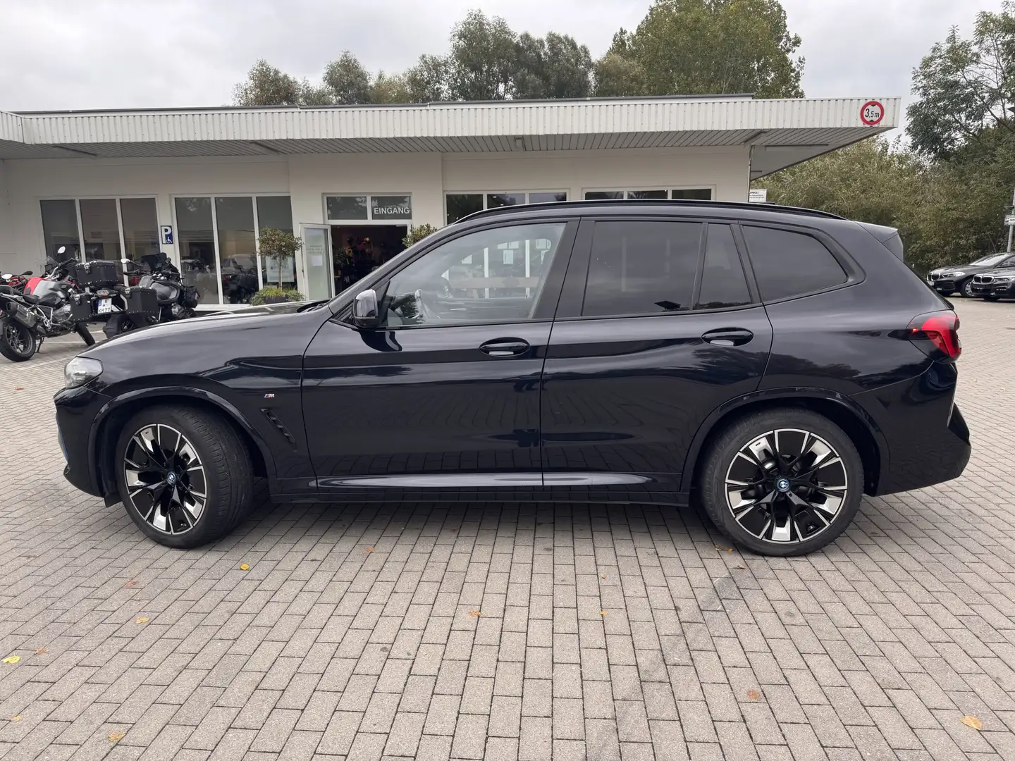BMW iX3 M Sport Gestiksteuerung Head-Up HK HiFi DAB Schwarz - 2