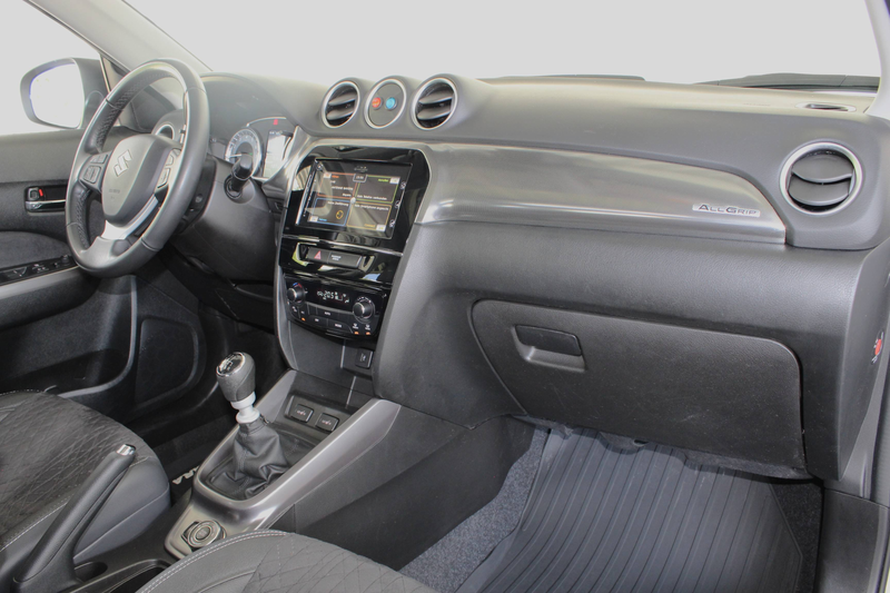 Suzuki Vitara 1.4 Boosterjet Hybrid Allgrip Comfort+ 4x4 LED,Navi,ACC,Pano,RFK,PDC,AHK,8-fach — photo 3