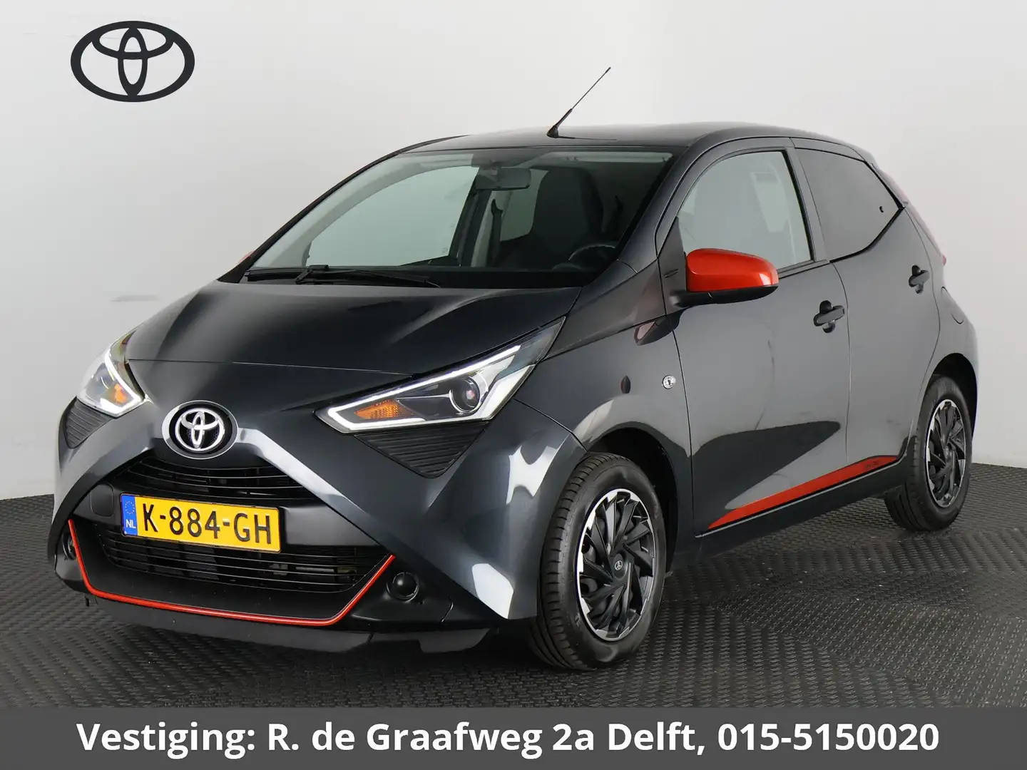 Toyota Aygo 1.0 VVT-i X-Fun Sport + Coral Red Pack | Airco | B Grijs - 1
