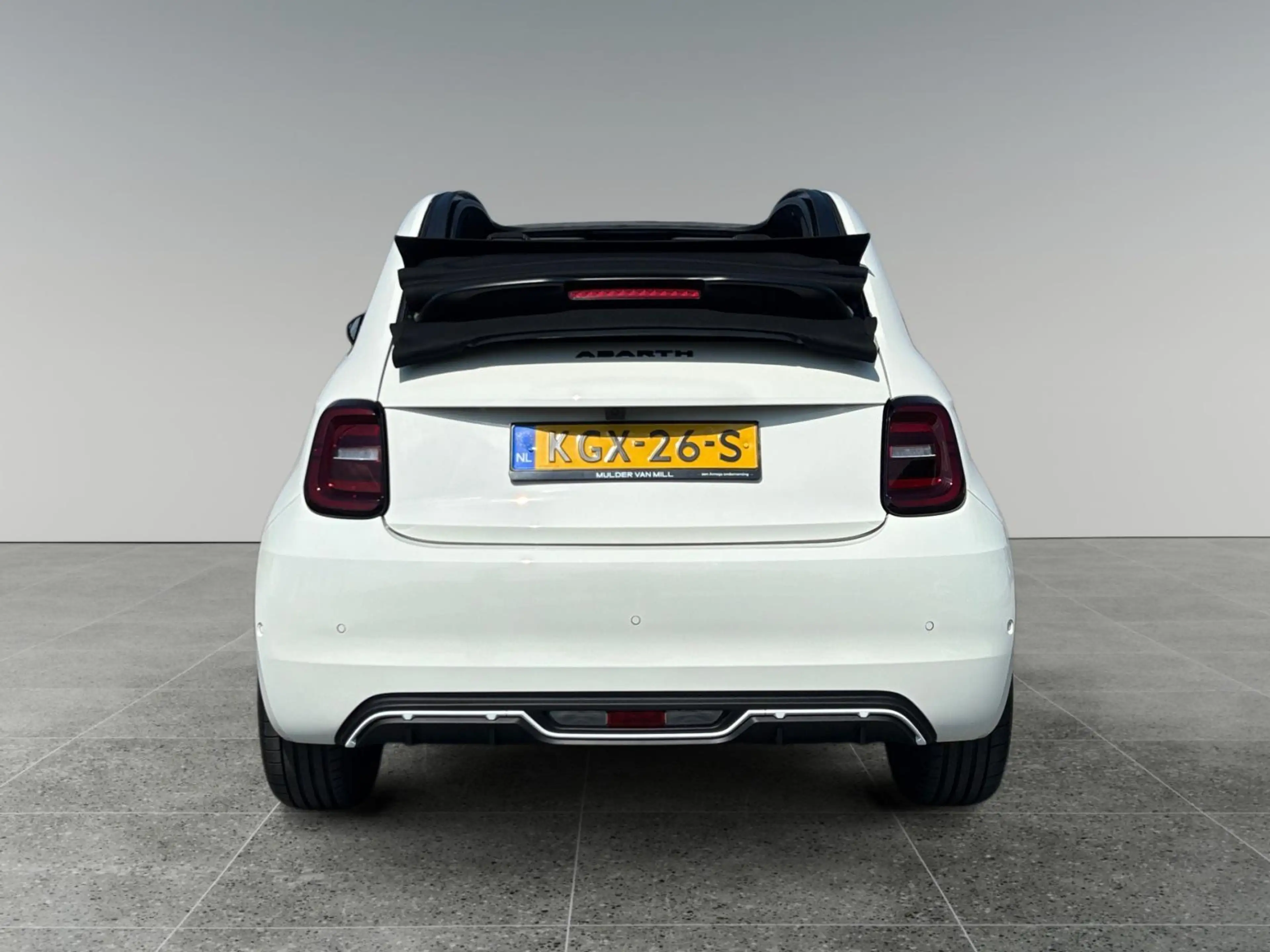 Abarth 500e Turismo Cabrio 42 kWh Carplay - Stoelverwarming - — photo 5