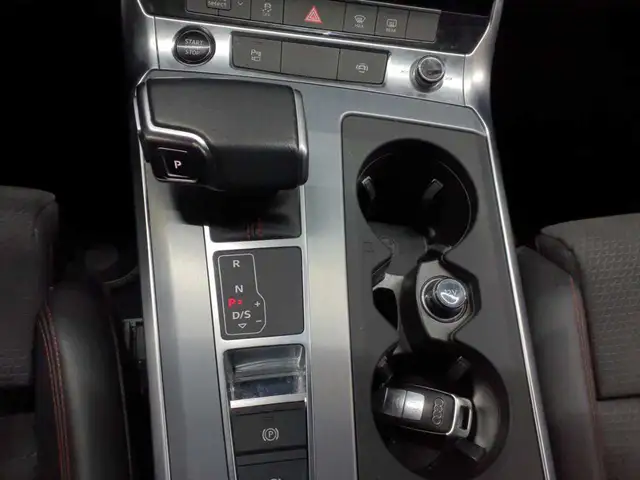 Audi A6 Avant view 10
