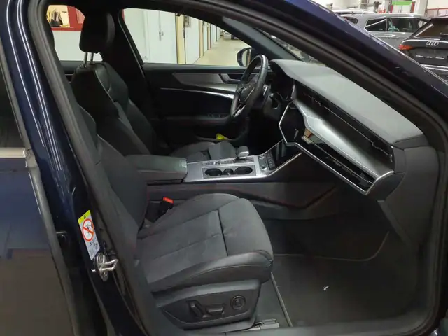 Audi A6 Avant view 8