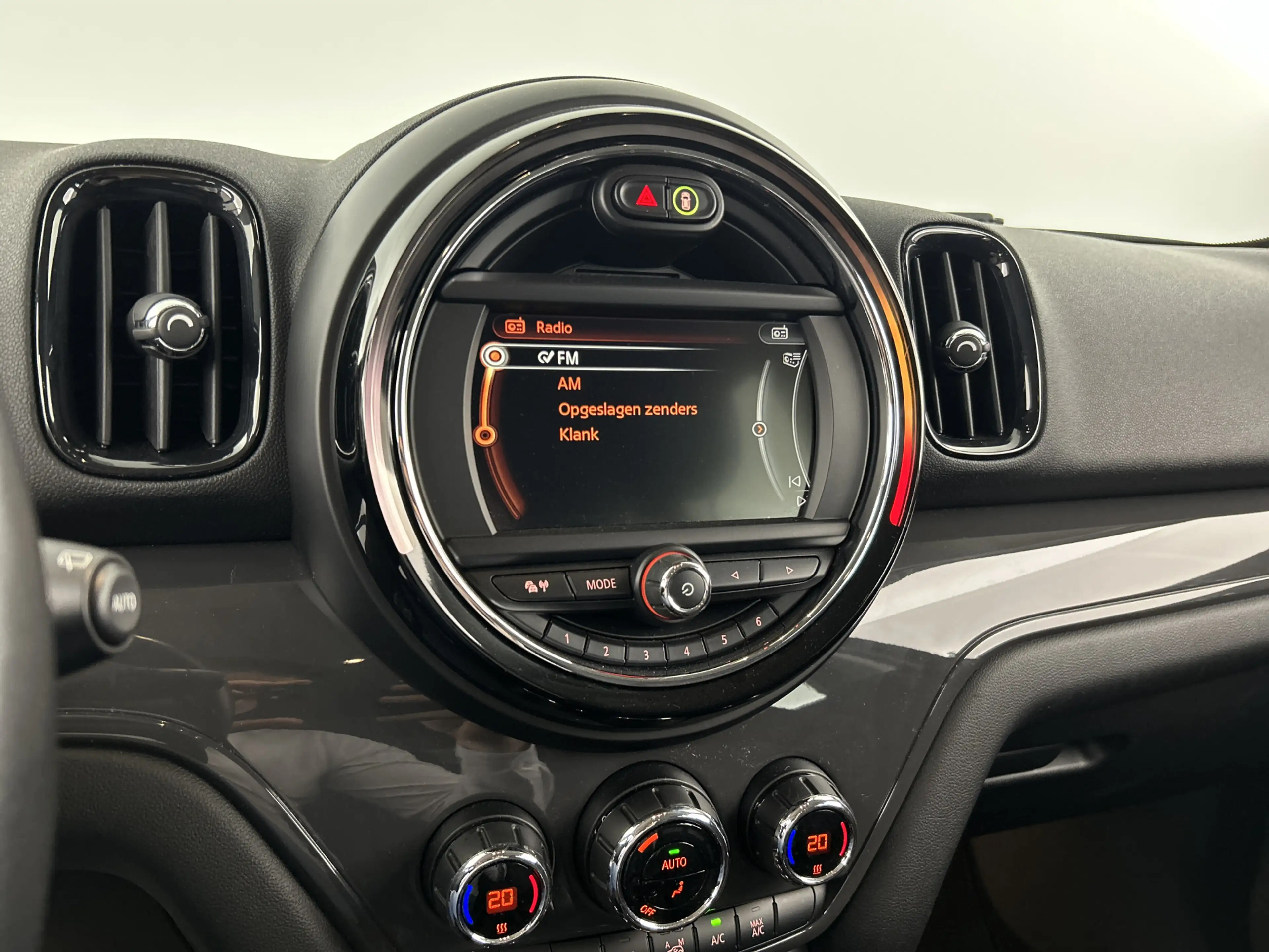 MINI Cooper Countryman 1.5 Black edition/PDC V+A/Cruise control/Airco/ — photo 20