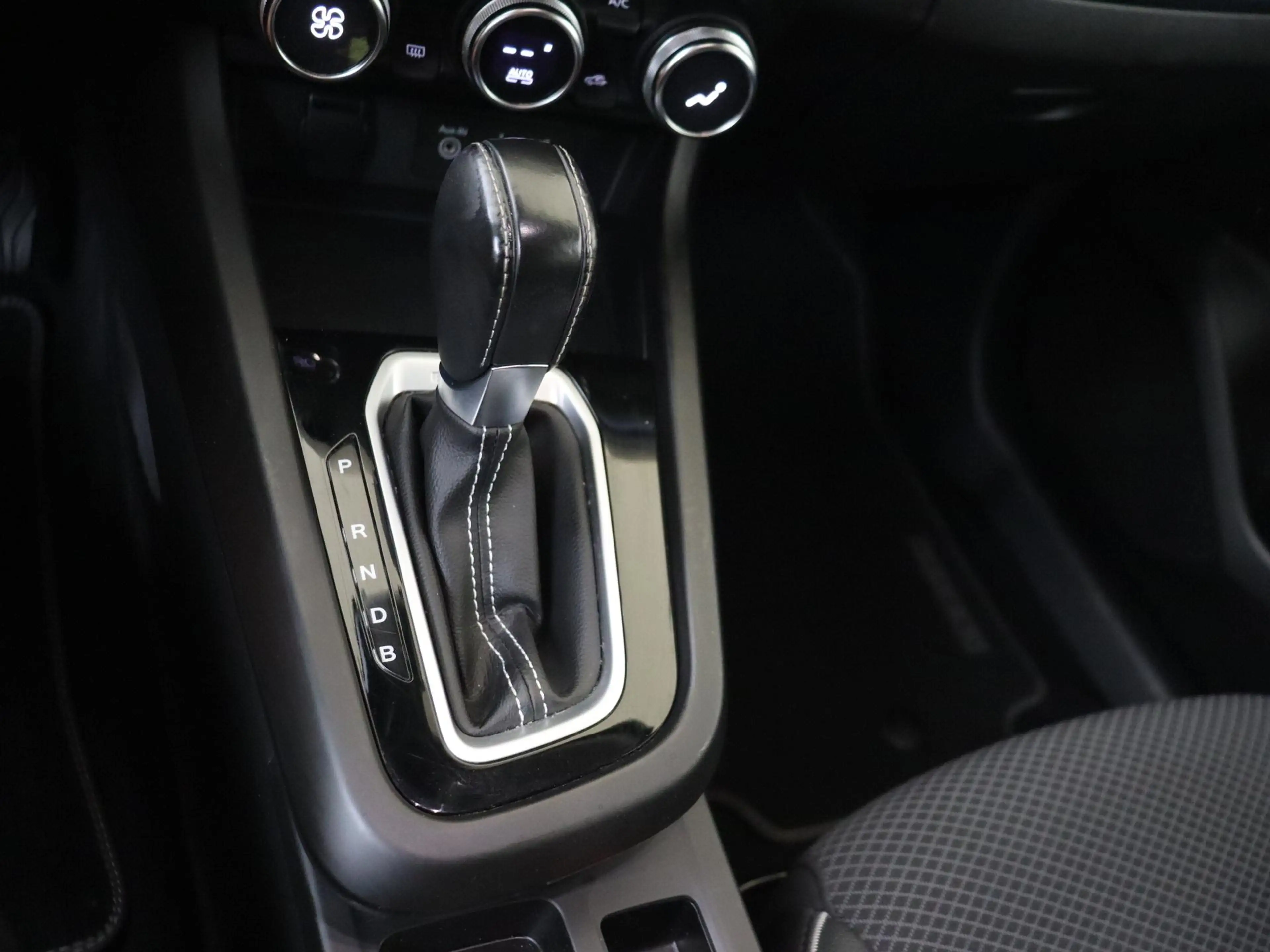 Renault Arkana 1.6 E-Tech Hybrid 145 Intens | Half leder | LM vel — photo 14