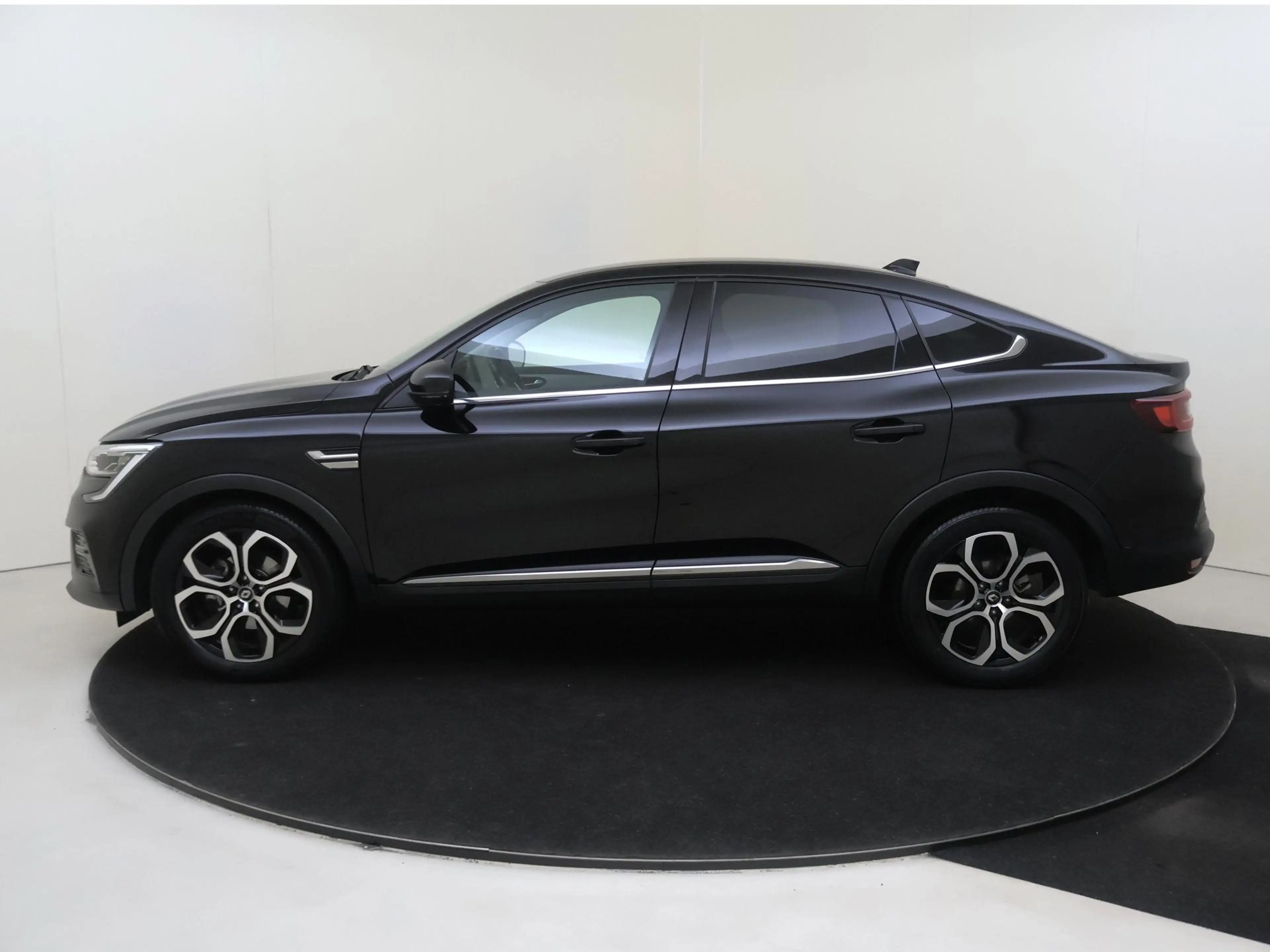 Renault Arkana 1.6 E-Tech Hybrid 145 Intens | Half leder | LM vel — photo 8