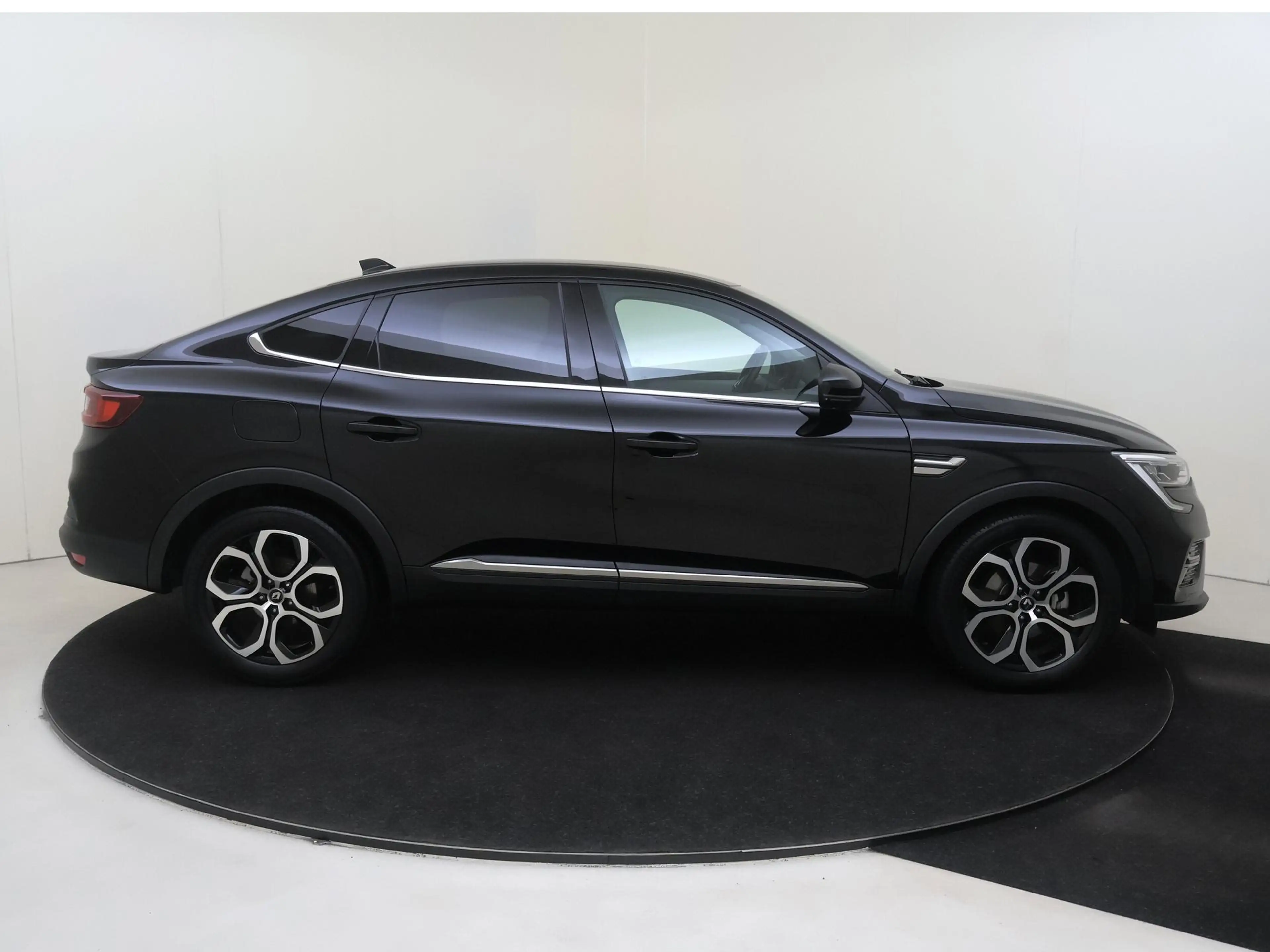 Renault Arkana 1.6 E-Tech Hybrid 145 Intens | Half leder | LM vel — photo 9