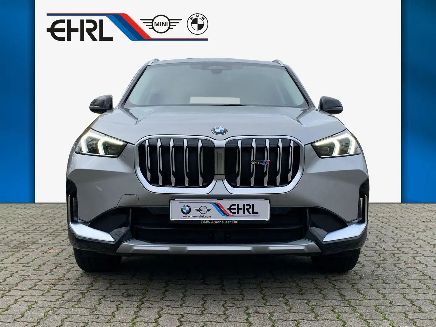 BMW X1 sDrive18i  xLine Pano*AHK*RFK UPE: 52.880€ Silber - 2