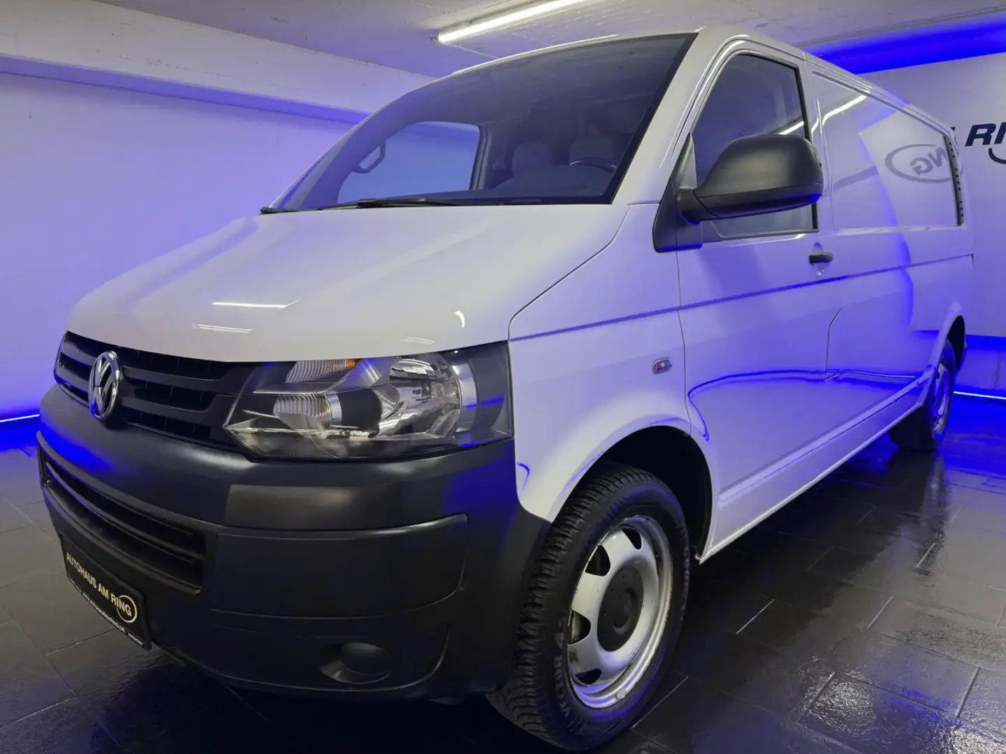 Volkswagen T5 Transporter lang NAVI TEMPO SZHG 17" 3-SITZER Weiß - 2