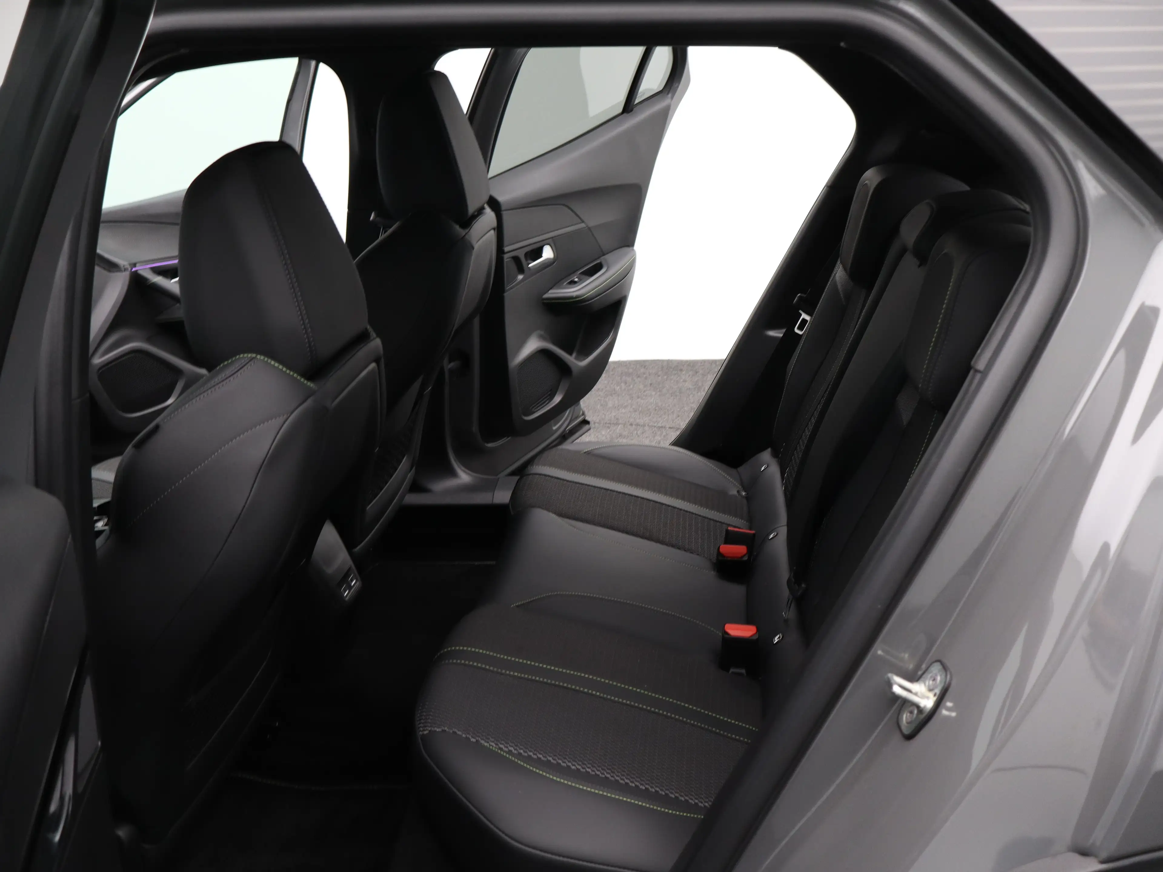 Peugeot e-2008 EV GT 54 kWh SOH 96% | 3 Fase | Carplay | Drive As — photo 23