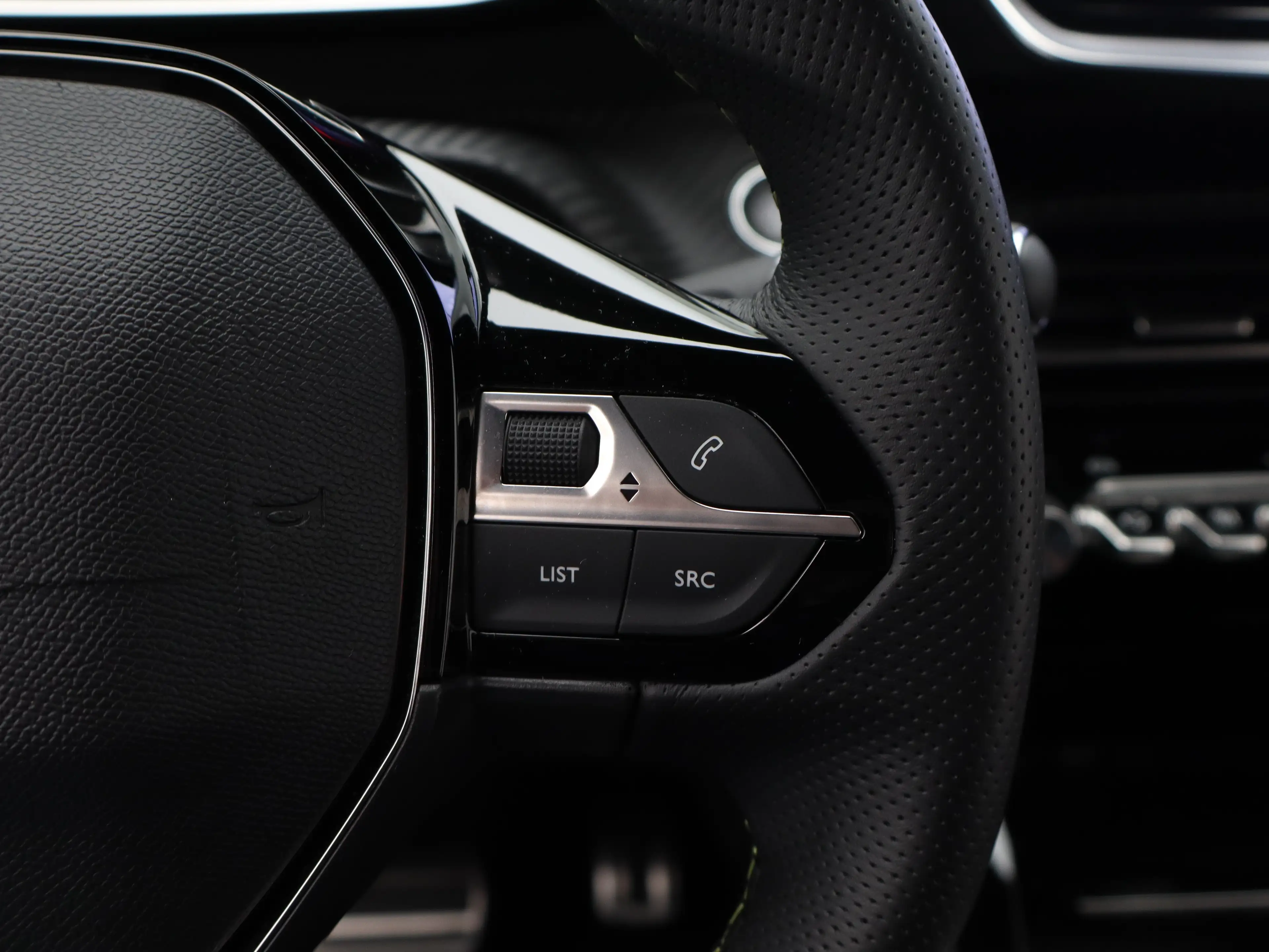 Peugeot e-2008 EV GT 54 kWh SOH 96% | 3 Fase | Carplay | Drive As — photo 14