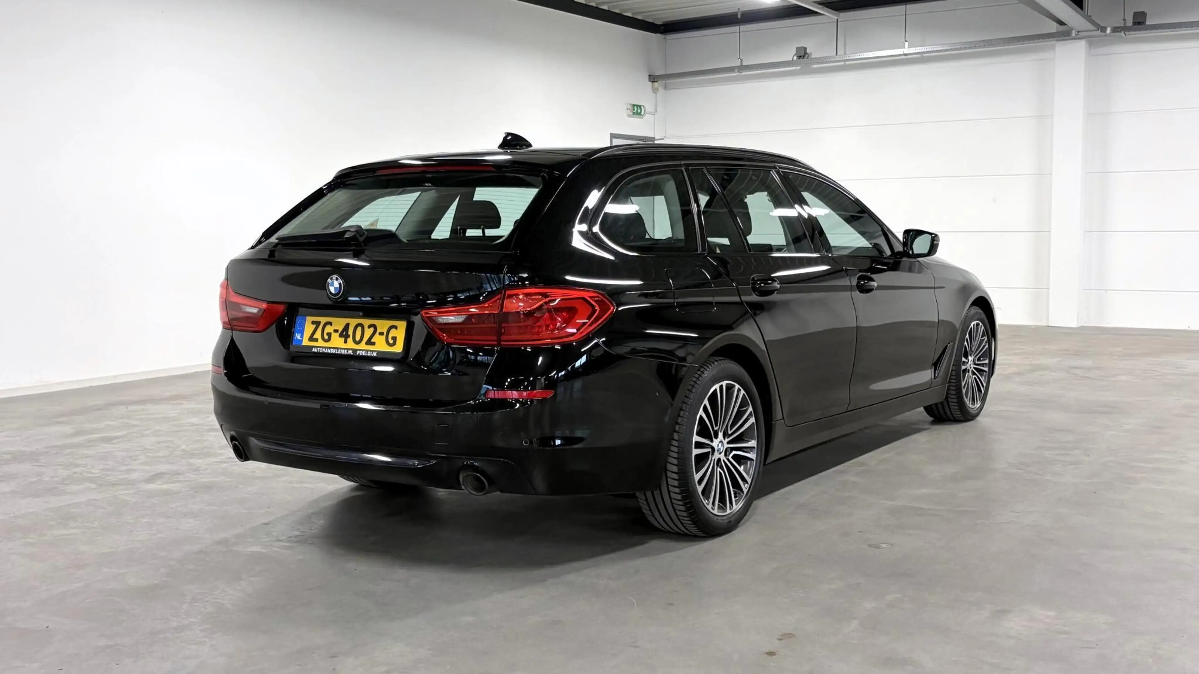 BMW 520 5-serie Touring 520i Executive | Sport Line — photo 6