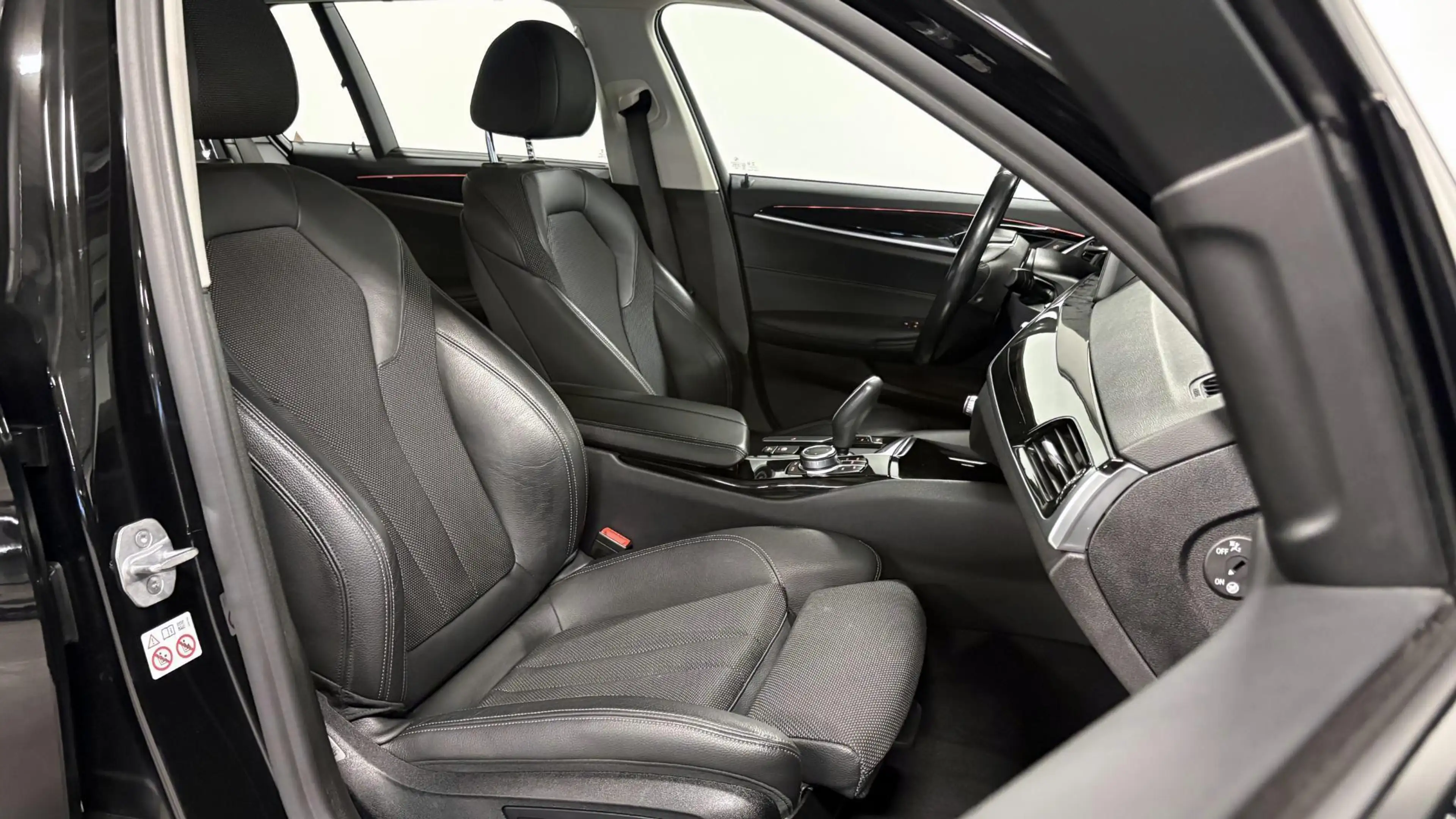 BMW 520 5-serie Touring 520i Executive | Sport Line — photo 18