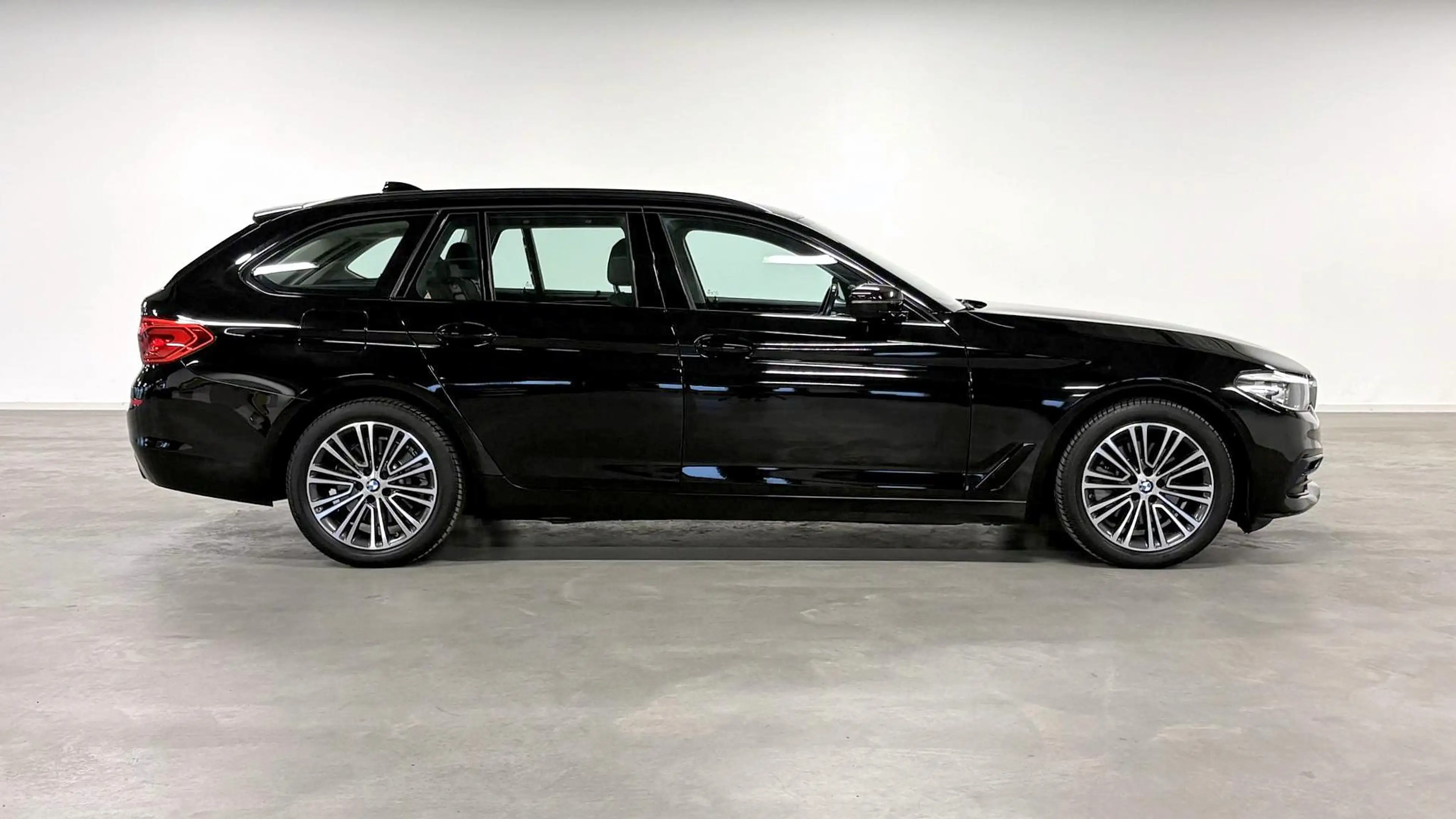 BMW 520 5-serie Touring 520i Executive | Sport Line — photo 5