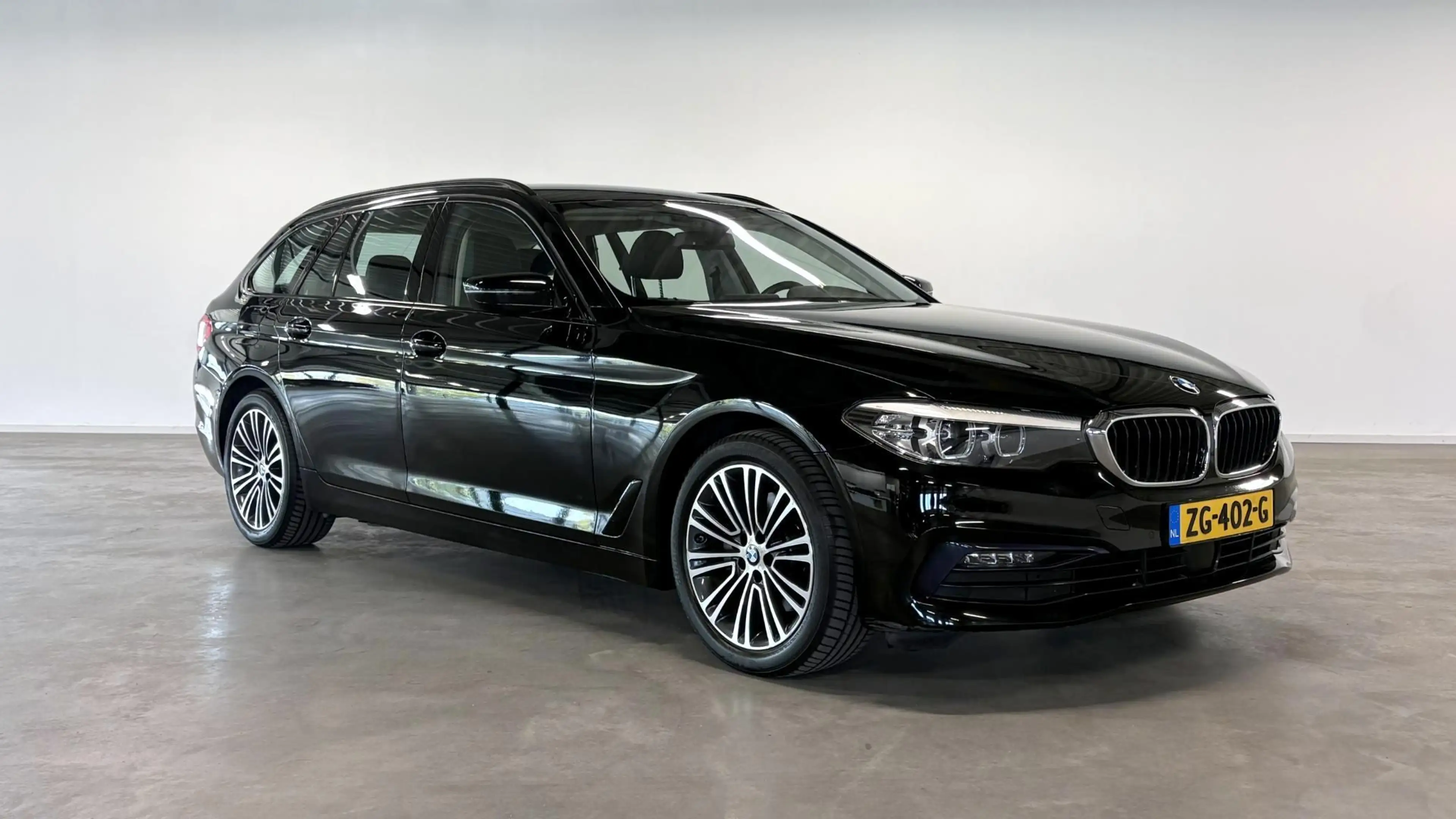 BMW 520 5-serie Touring 520i Executive | Sport Line