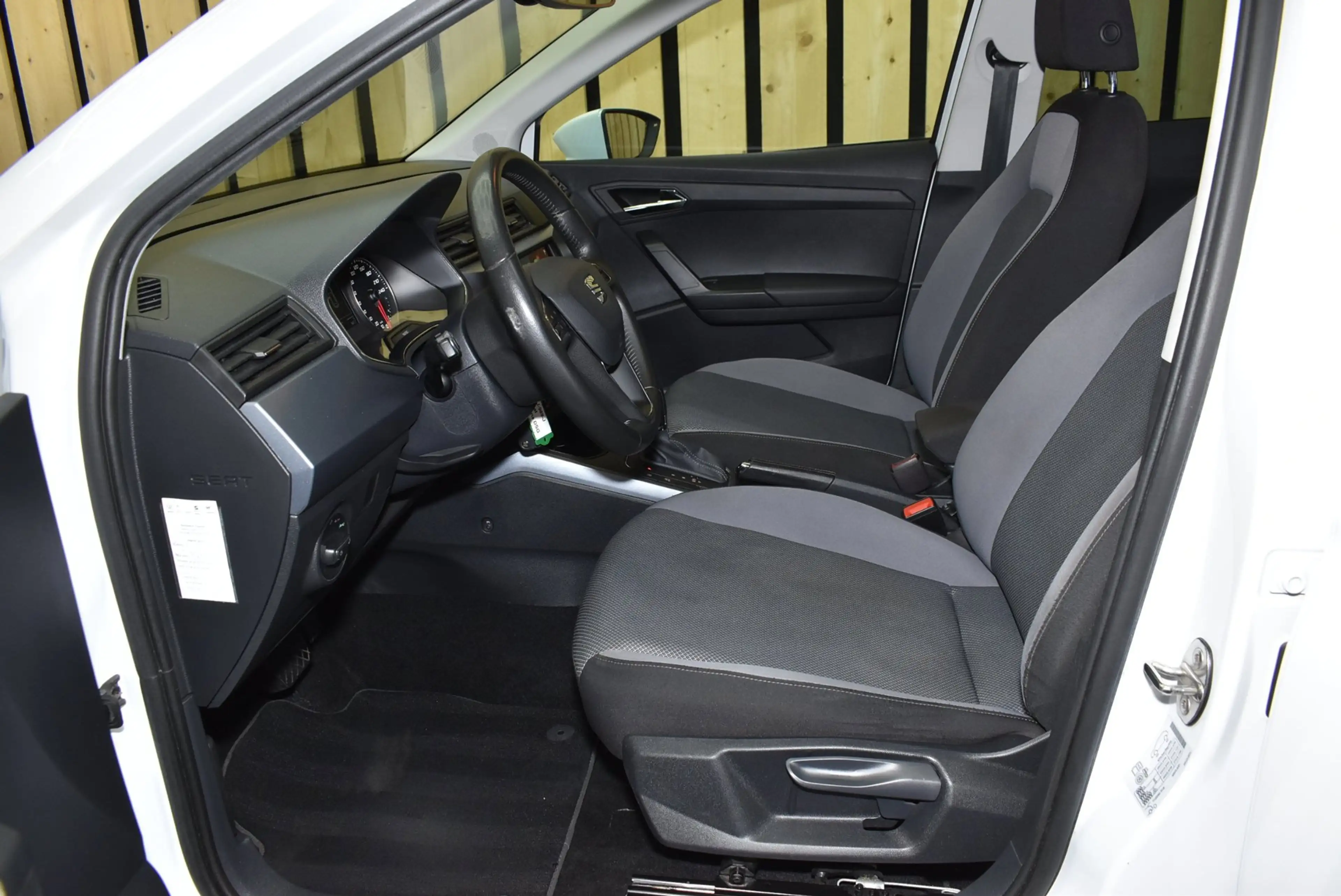 SEAT Arona 1.0 TSI Xcellence Business Intense 86dkm Carplay T — photo 4