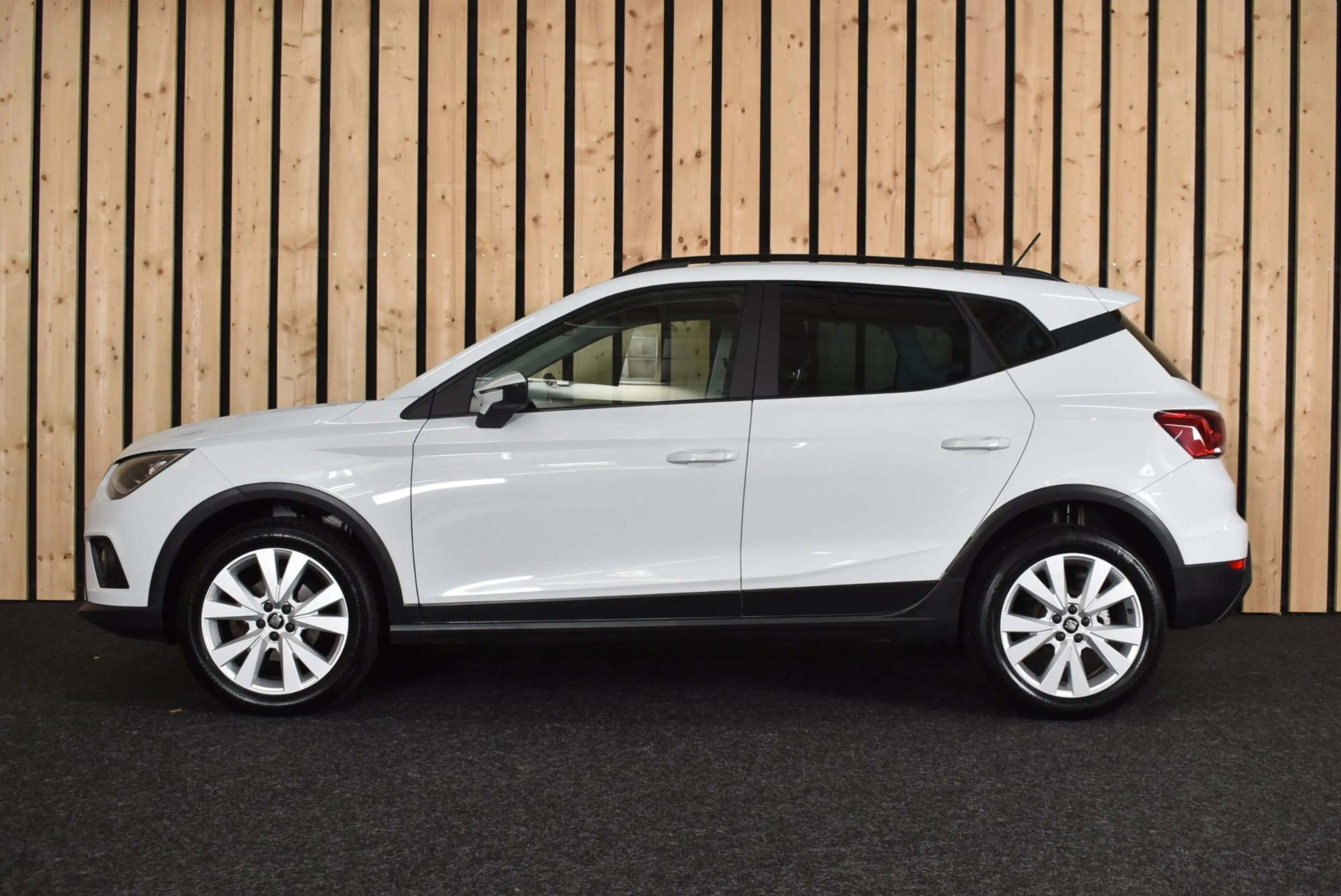 SEAT Arona 1.0 TSI Xcellence Business Intense 86dkm Carplay T — photo 6