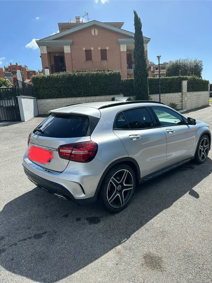 Mercedes-Benz GLA 200 d Night Edition auto - 2