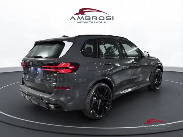 BMW X5 view 3