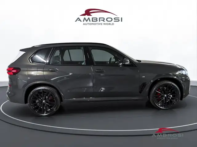 BMW X5 view 5