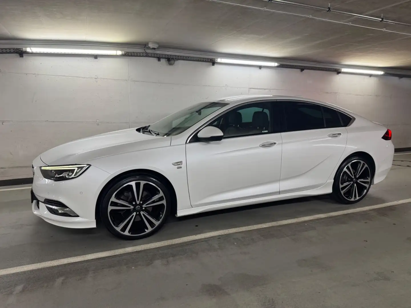 Opel Insignia Grand Sport |OPC-Line|BOSE|Virtual|20"| Blanco - 2