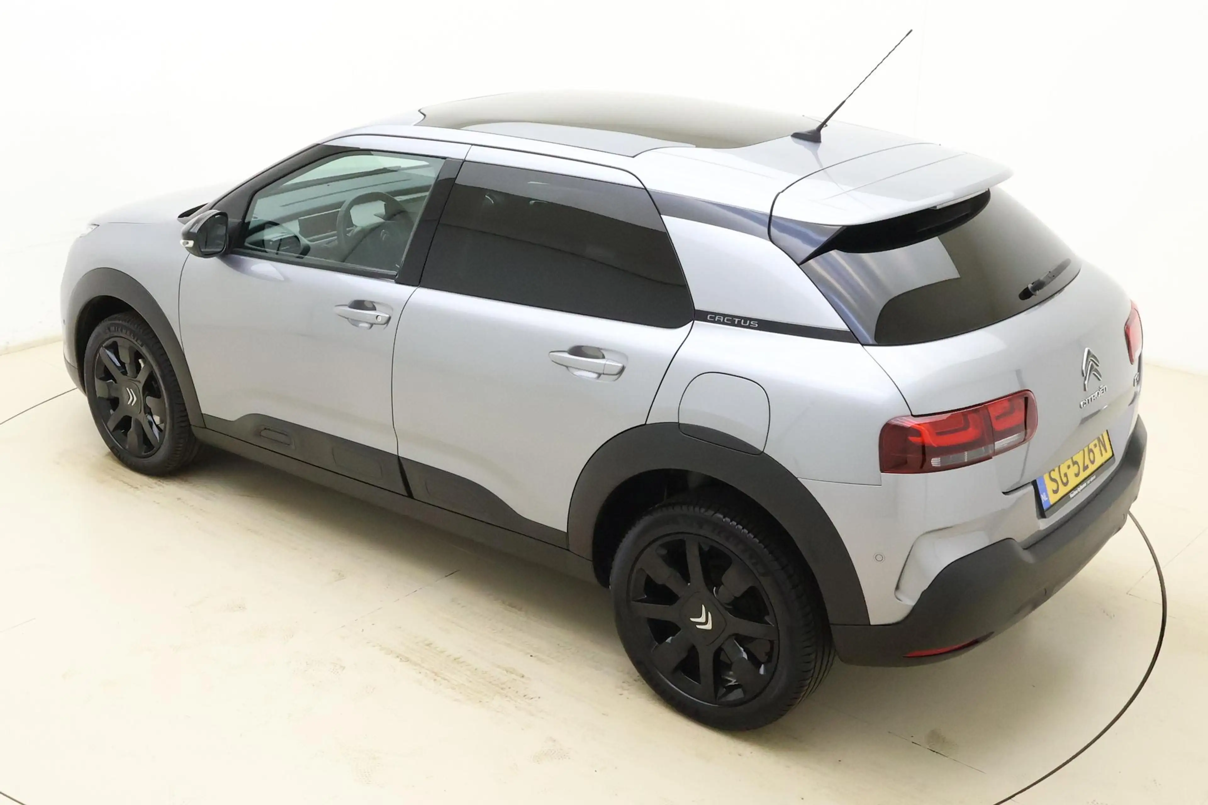 Citroen C4 Cactus 1.2T Shine 110pk | Panorama dak | 17'' LM Velgen | — photo 4