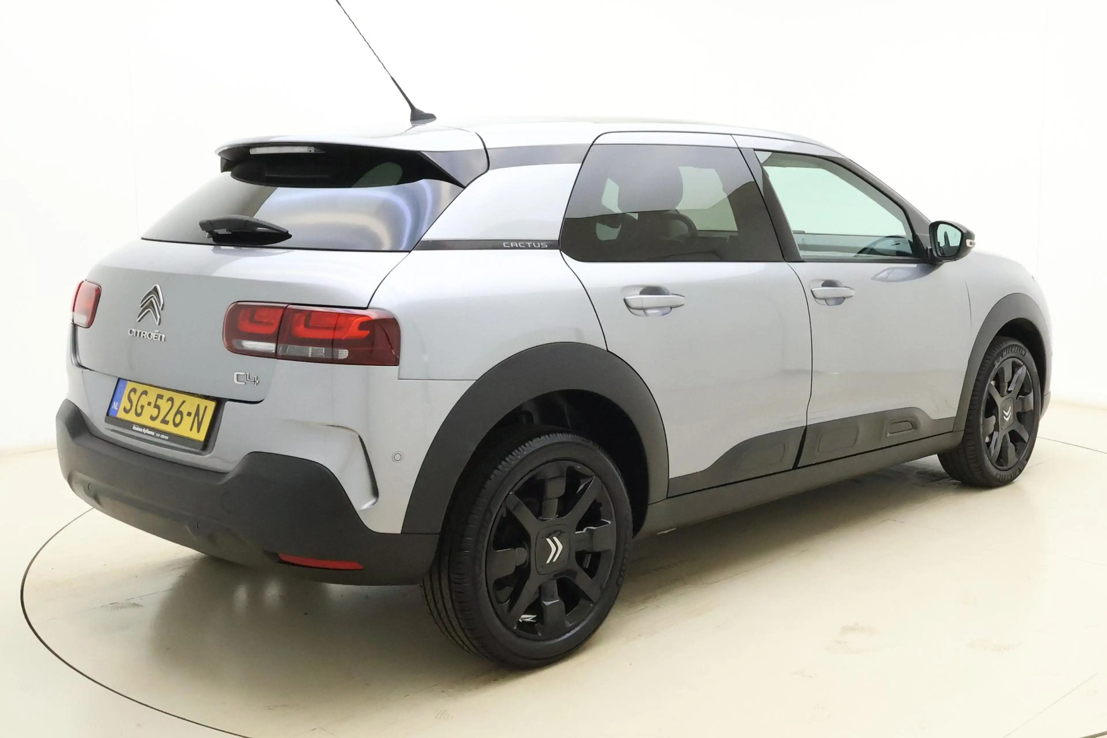 Citroen C4 Cactus 1.2T Shine 110pk | Panorama dak | 17'' LM Velgen | — photo 2