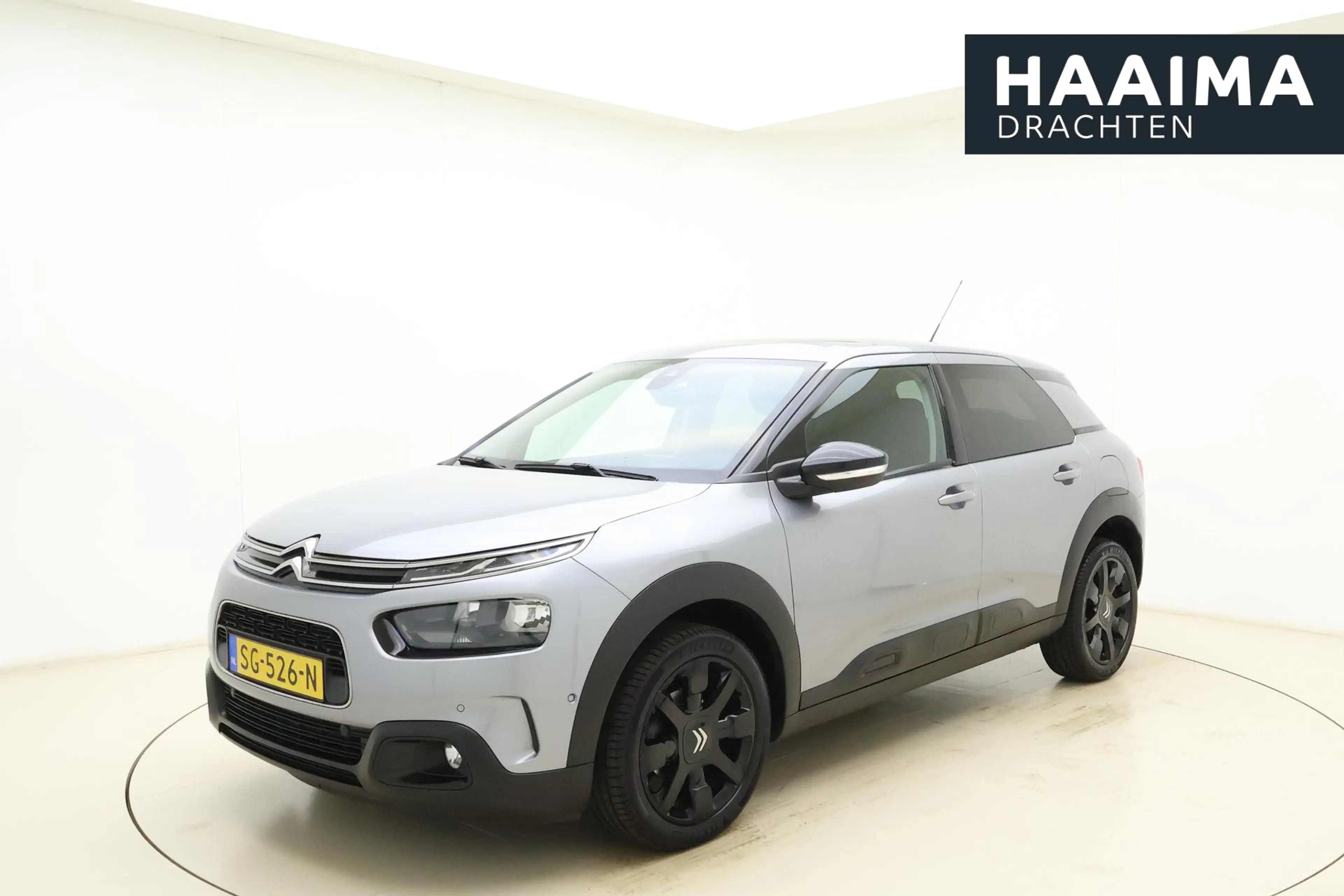 Citroen C4 Cactus 1.2T Shine 110pk | Panorama dak | 17'' LM Velgen |