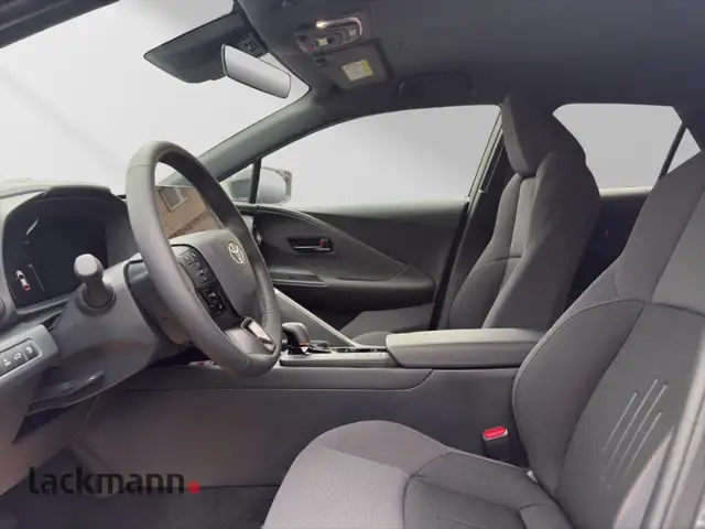 Toyota C-HR view 8