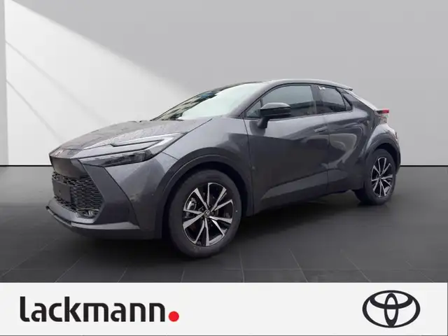 Toyota C-HR main image