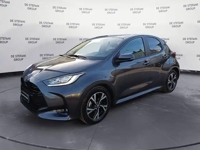 Toyota Yaris Yaris 1.5h 130 Lounge