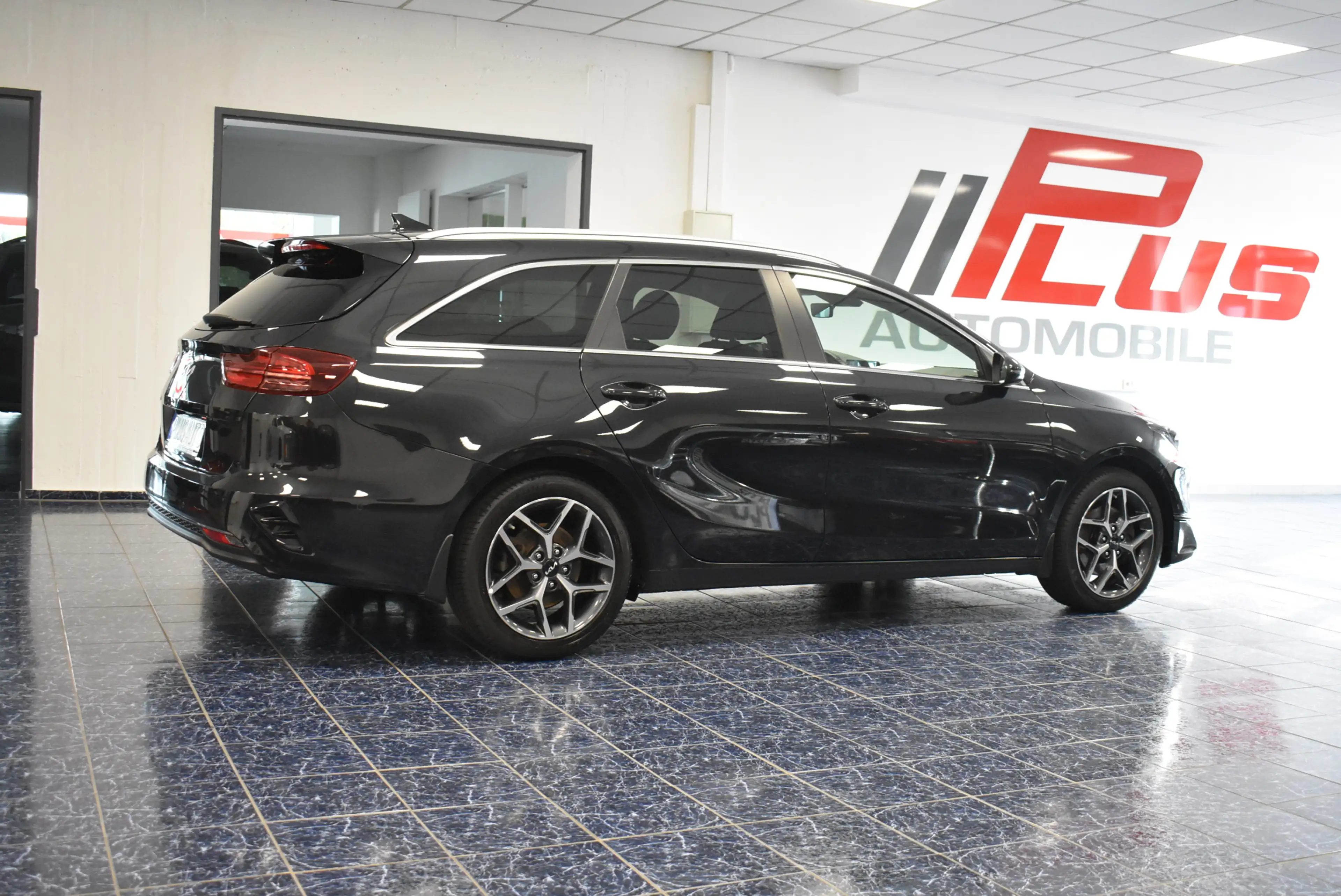 Kia Ceed SW / cee'd SW 1.6 CRDI Platinum Virtual Nav — photo 3