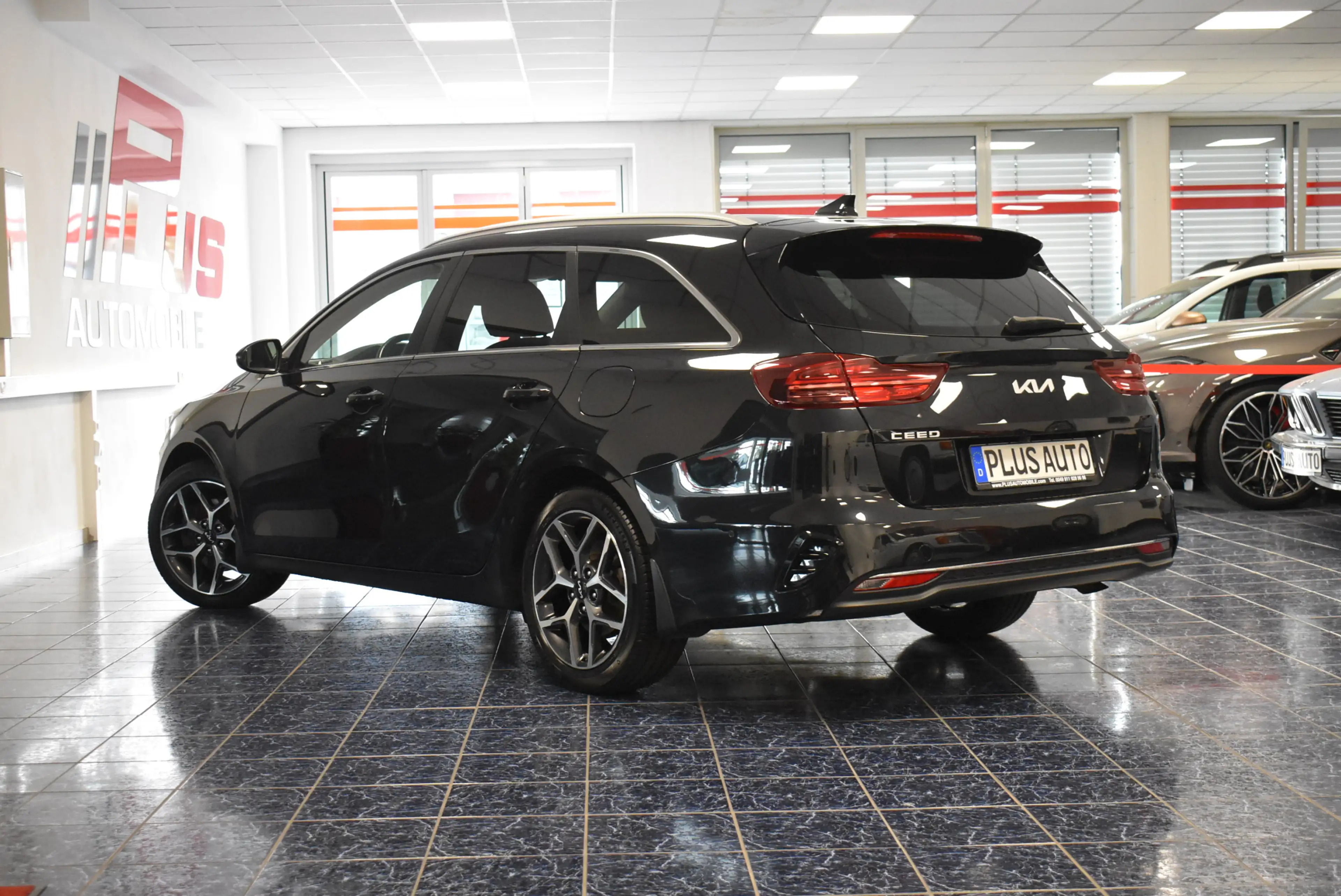 Kia Ceed SW / cee'd SW 1.6 CRDI Platinum Virtual Nav — photo 2