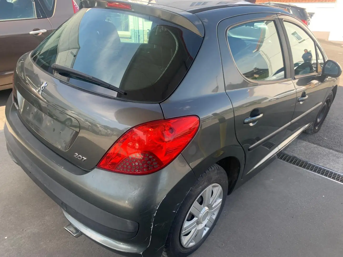 Peugeot 207 1.4i **motor vibre - 2