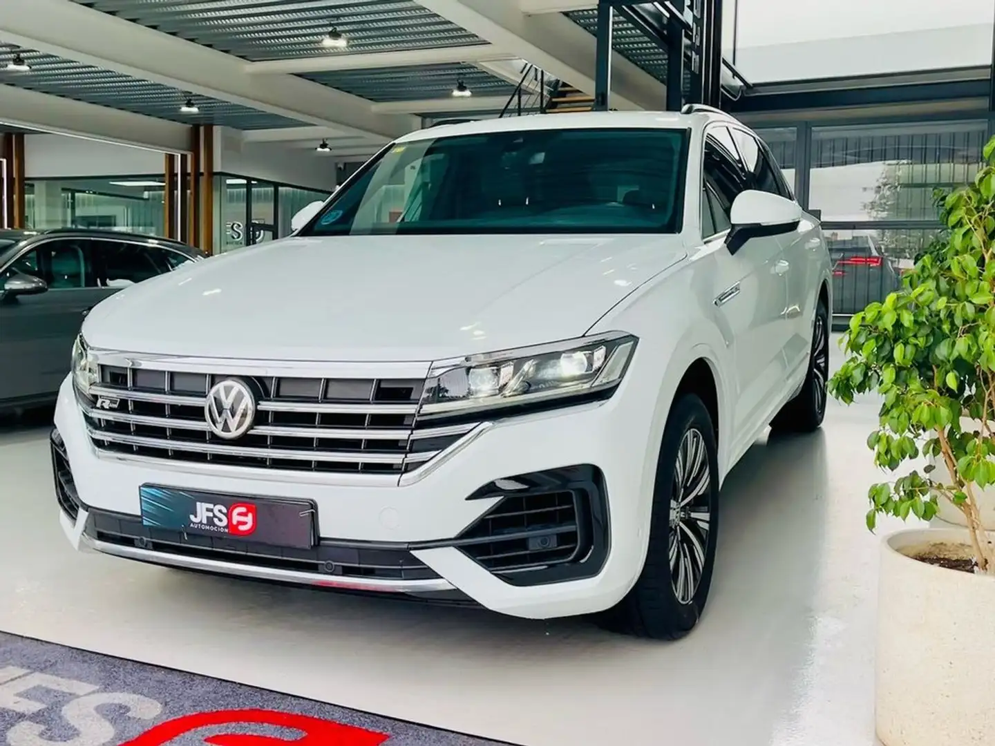 Volkswagen Touareg R Line 3.0 TDI V6 230 CV 4Motion Blanco - 2