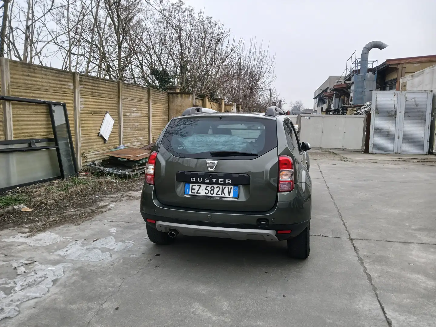 Dacia Duster Duster I 2015 1.6 Laureate 4x4 105cv Verde - 2