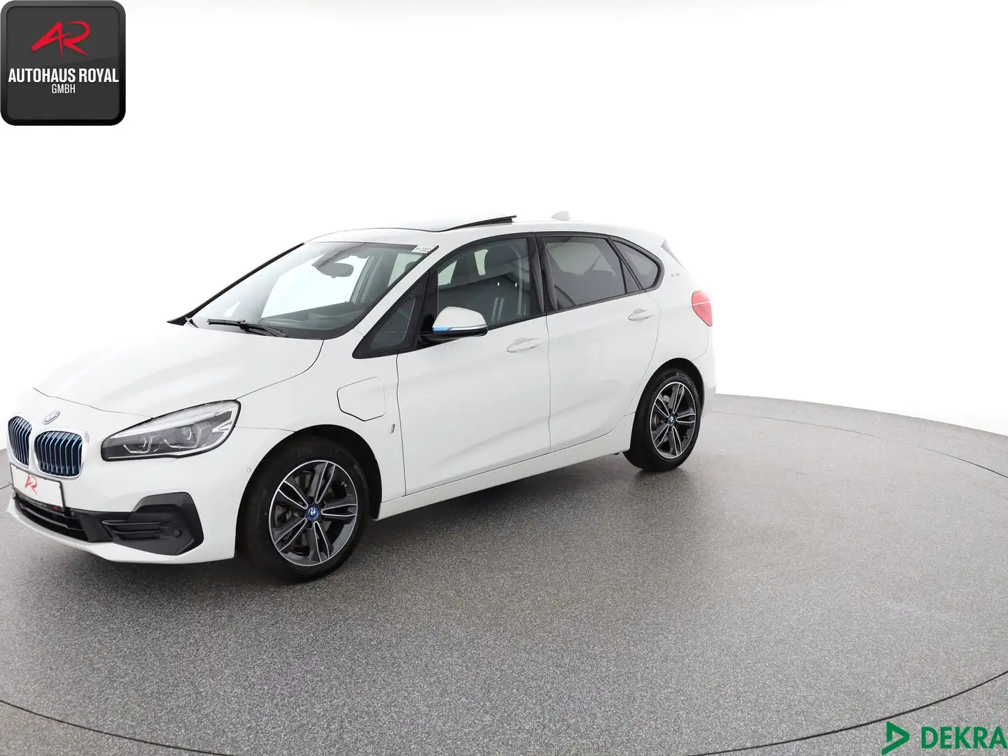 BMW Active Hybrid 7 225 Active Tourer xe xDrive SPORTLINE PANO,HUD Weiß - 1