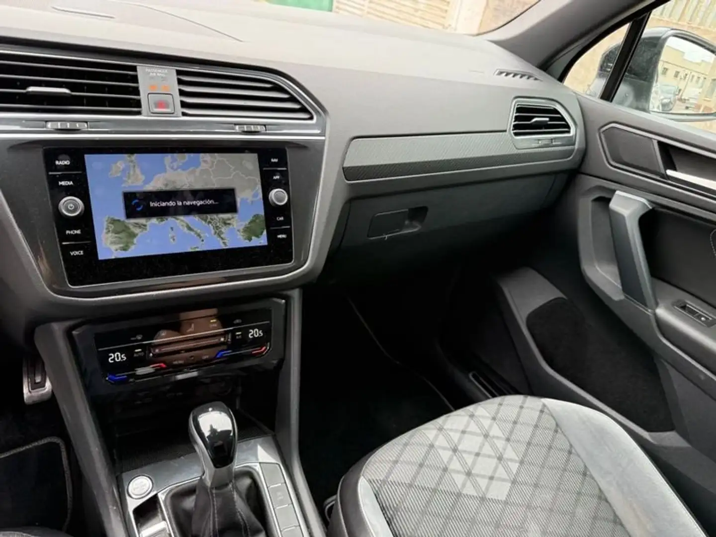 Volkswagen Tiguan 2.0TDI R-Line DSG 110kW Gris - 2