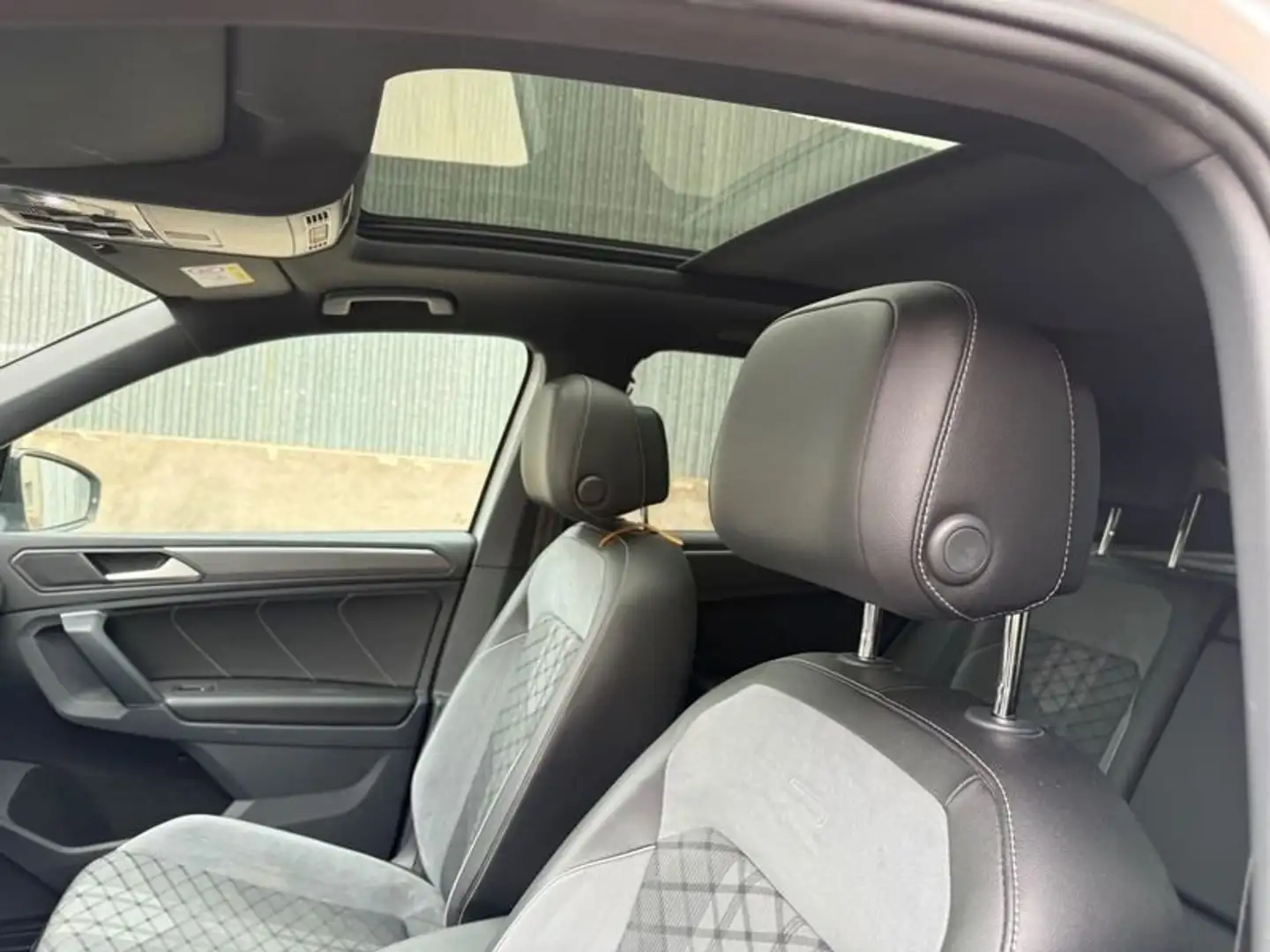 Volkswagen Tiguan 2.0TDI R-Line DSG 110kW Gris - 1