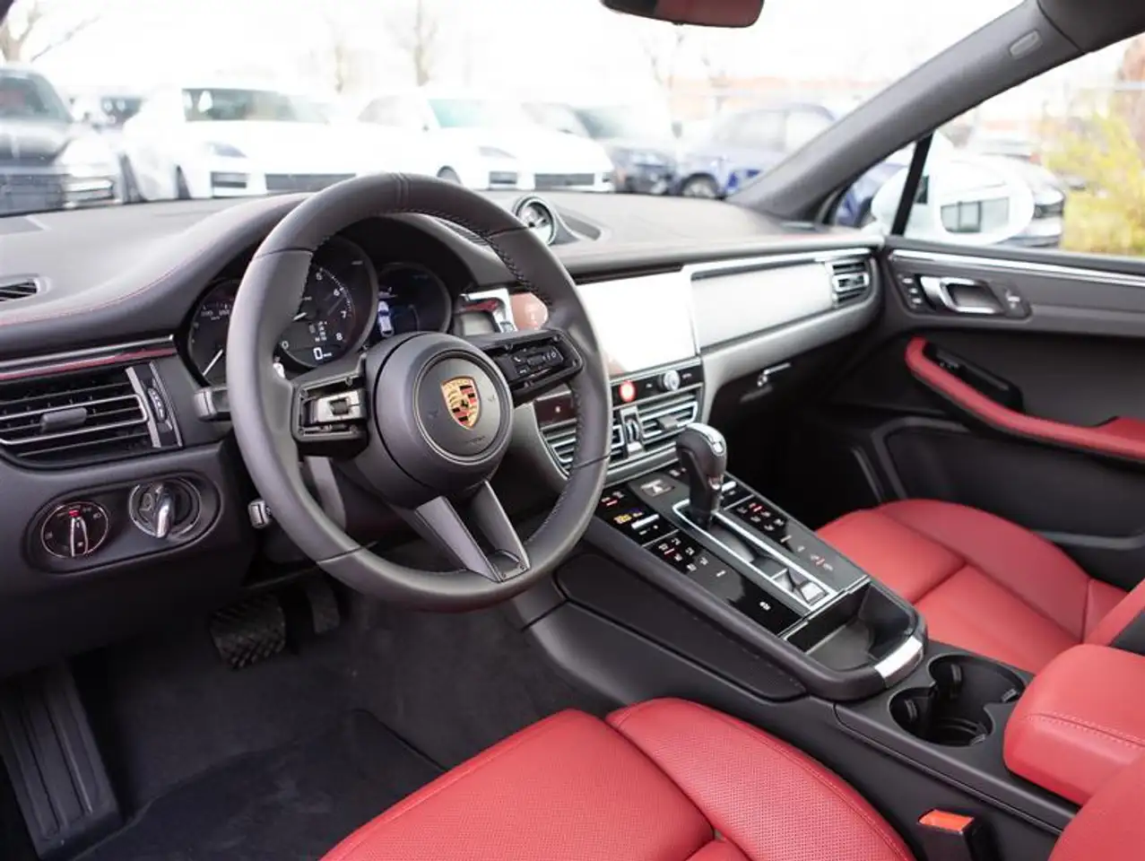 Porsche Macan снимка Porsche Macan
