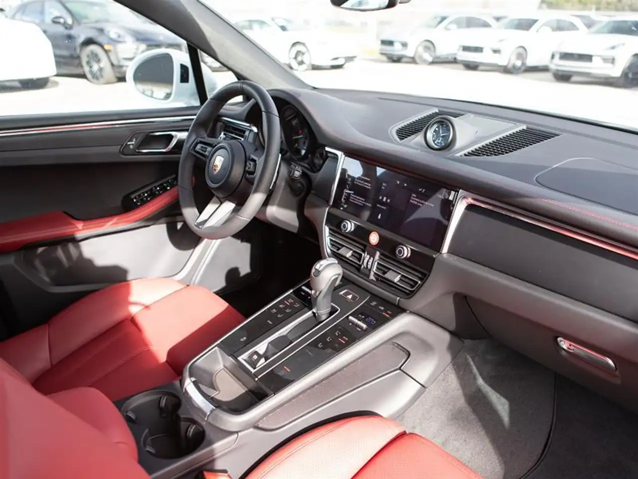 Porsche Macan снимка Porsche Macan