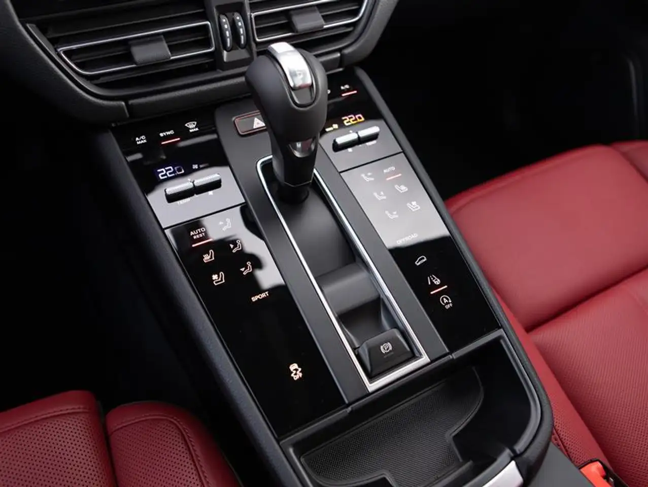 Porsche Macan снимка Porsche Macan